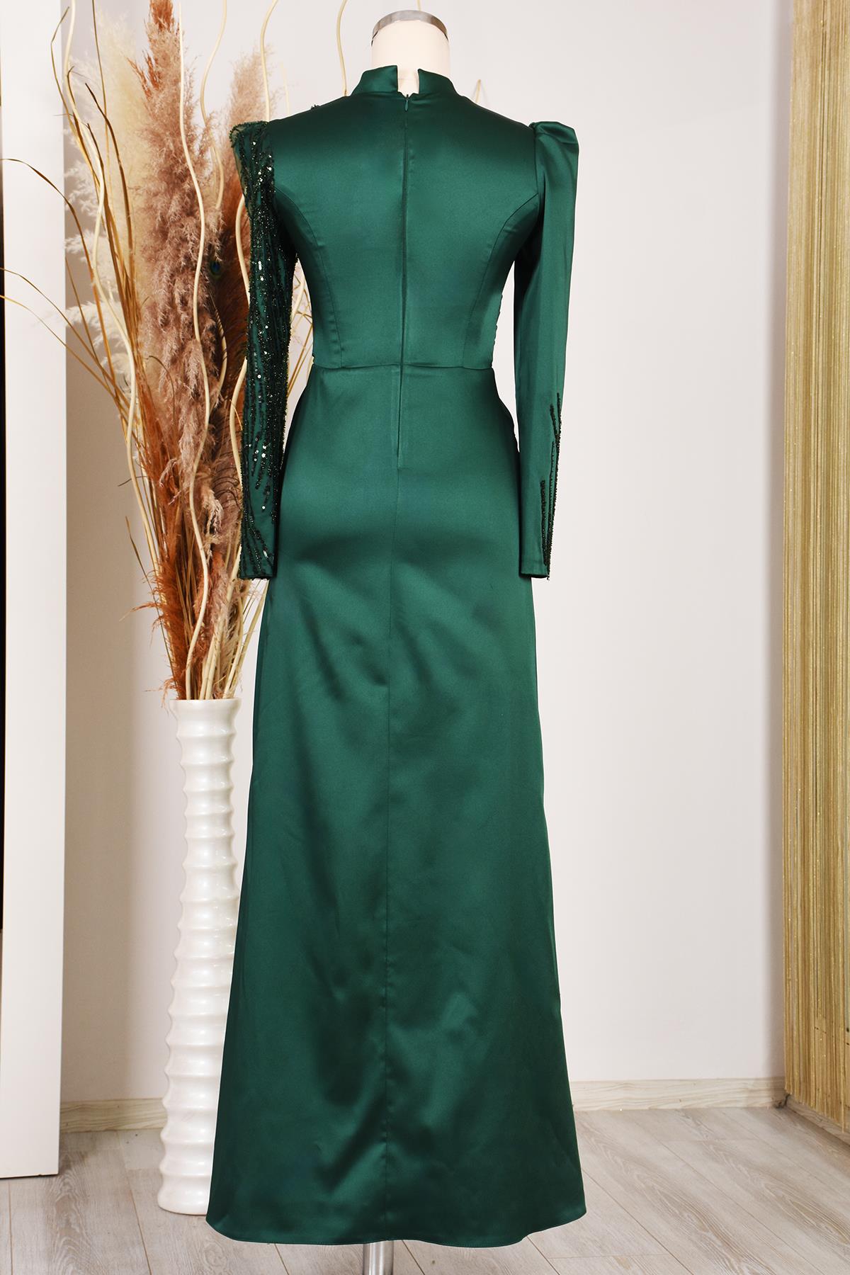 Önü Drapeli Aplik İşlemeli Nehir Tesettür Abiye - Zümrüt