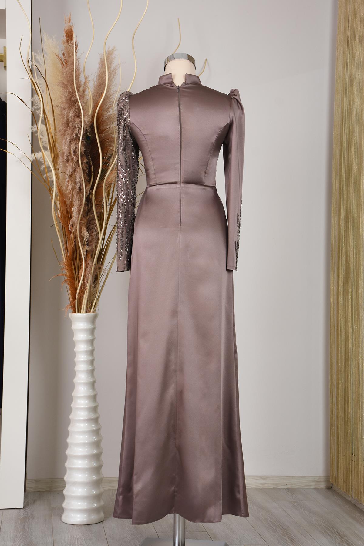 Önü Drapeli Aplik İşlemeli Nehir Tesettür Abiye - Vizon