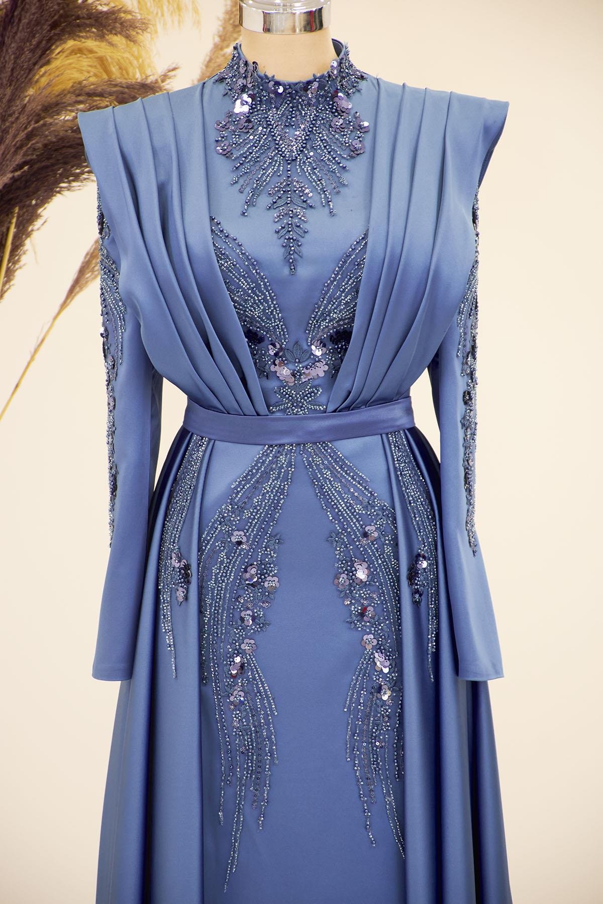 Önü Drapeli Kuyruklu Boncuk İşlemeli Miranda Abiye İndigo