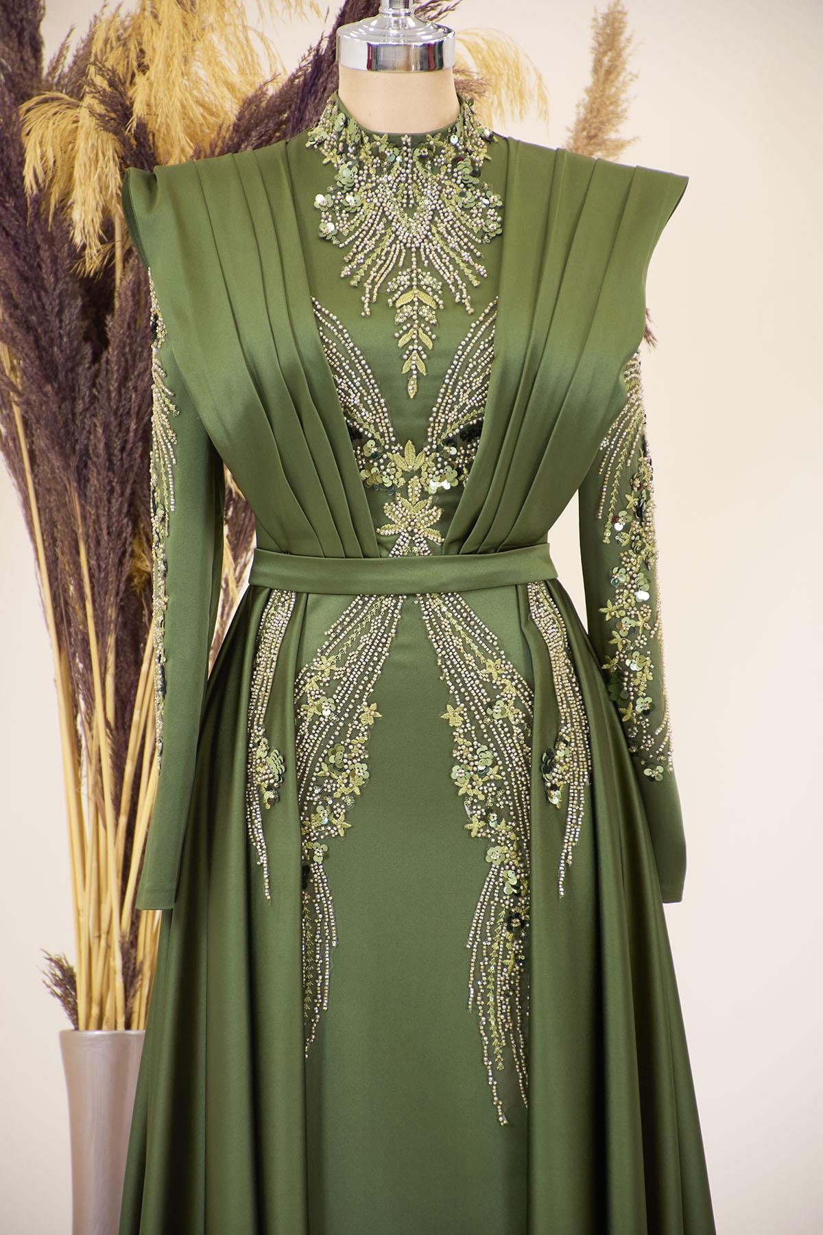 Önü Drapeli Kuyruklu Boncuk İşlemeli Miranda Abiye Haki