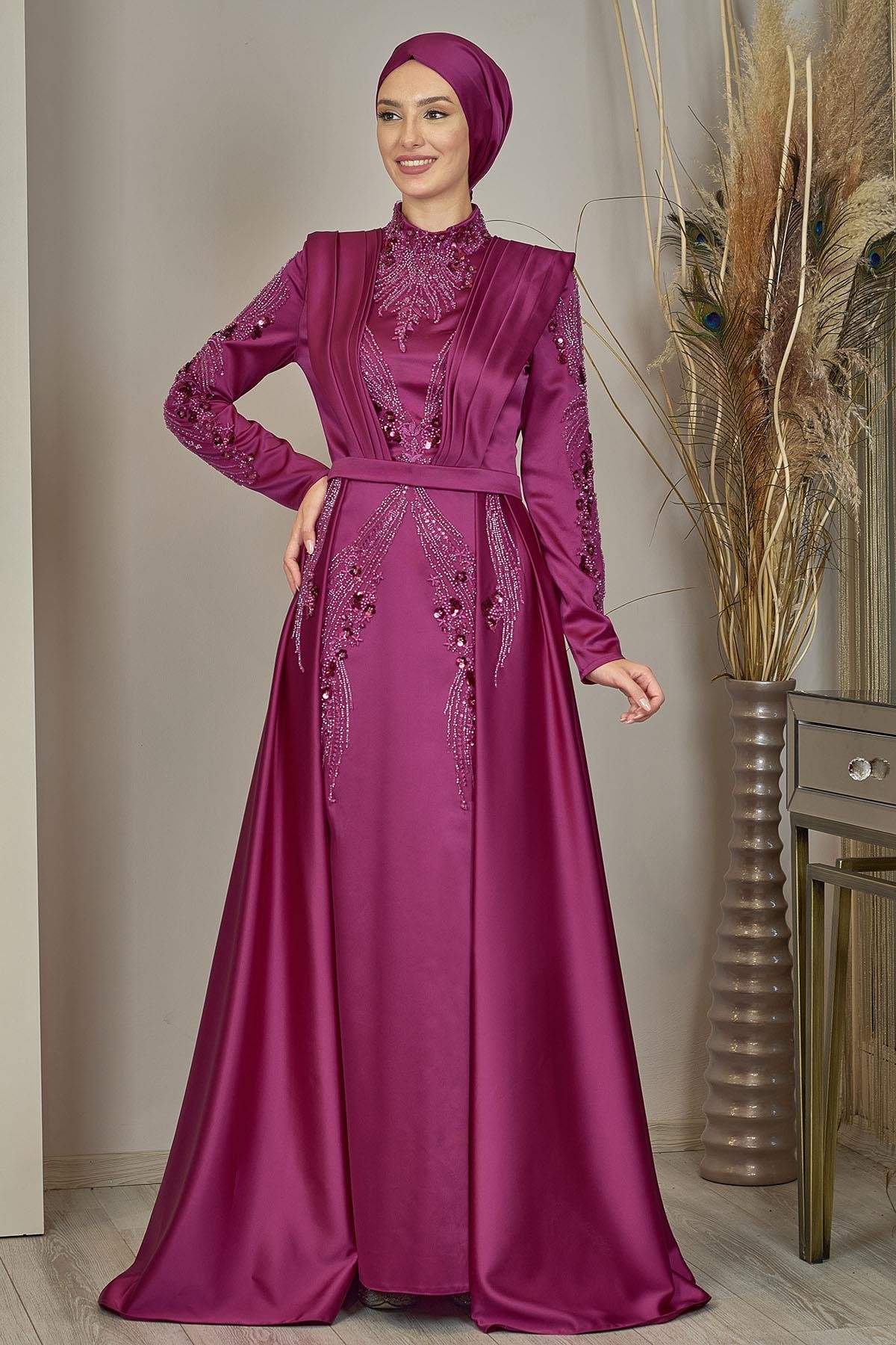 Önü Drapeli Kuyruklu Boncuk İşlemeli Miranda Abiye Fuşya