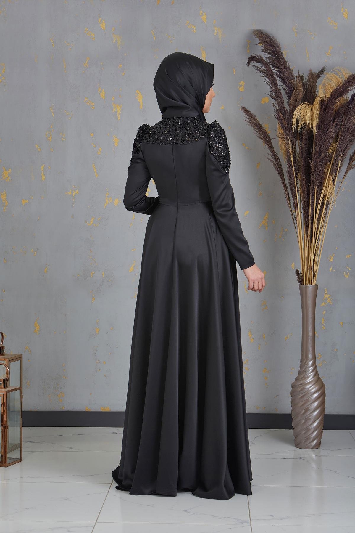 Önü Pul Boncuk İşlemeli Bersu Tesettür Abiye - Siyah