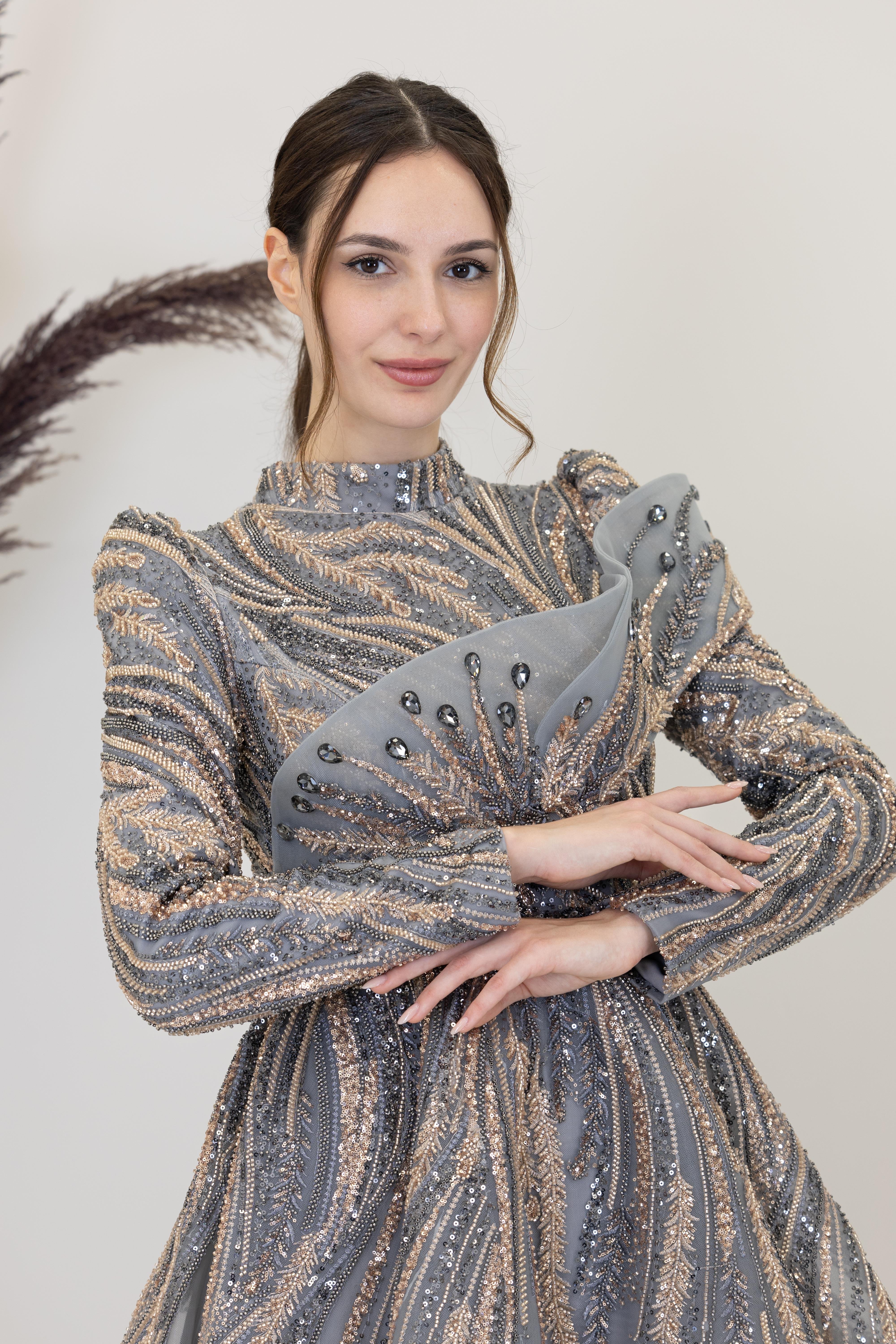 Önü Taşlı Drapeli Yaren Abiye - Gri