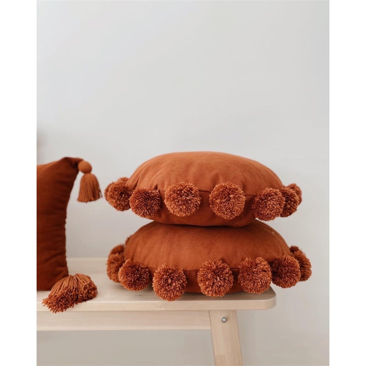 Ponponlu Kırlent Ponpon Yastık Kiremit 45 Cm