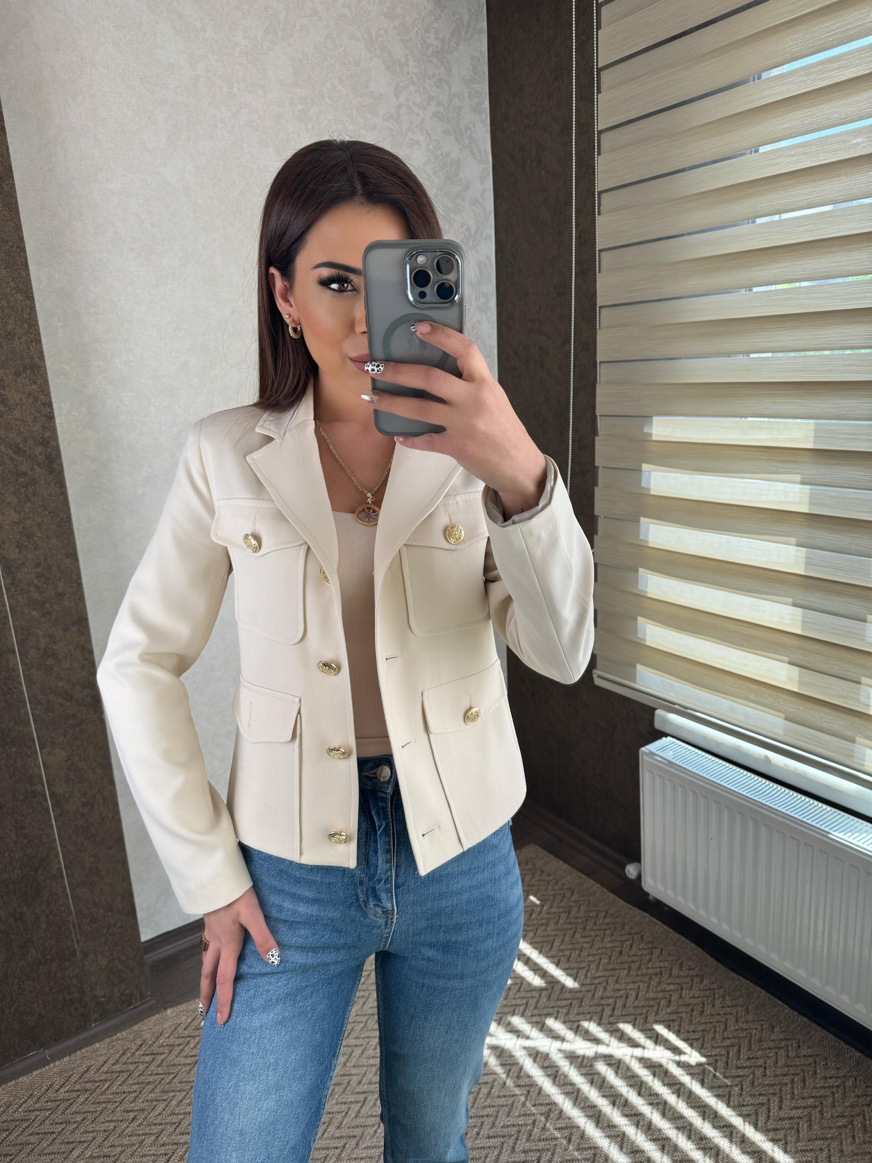 Alex Kadın Bej Gold Düğme Detaylı Ceket