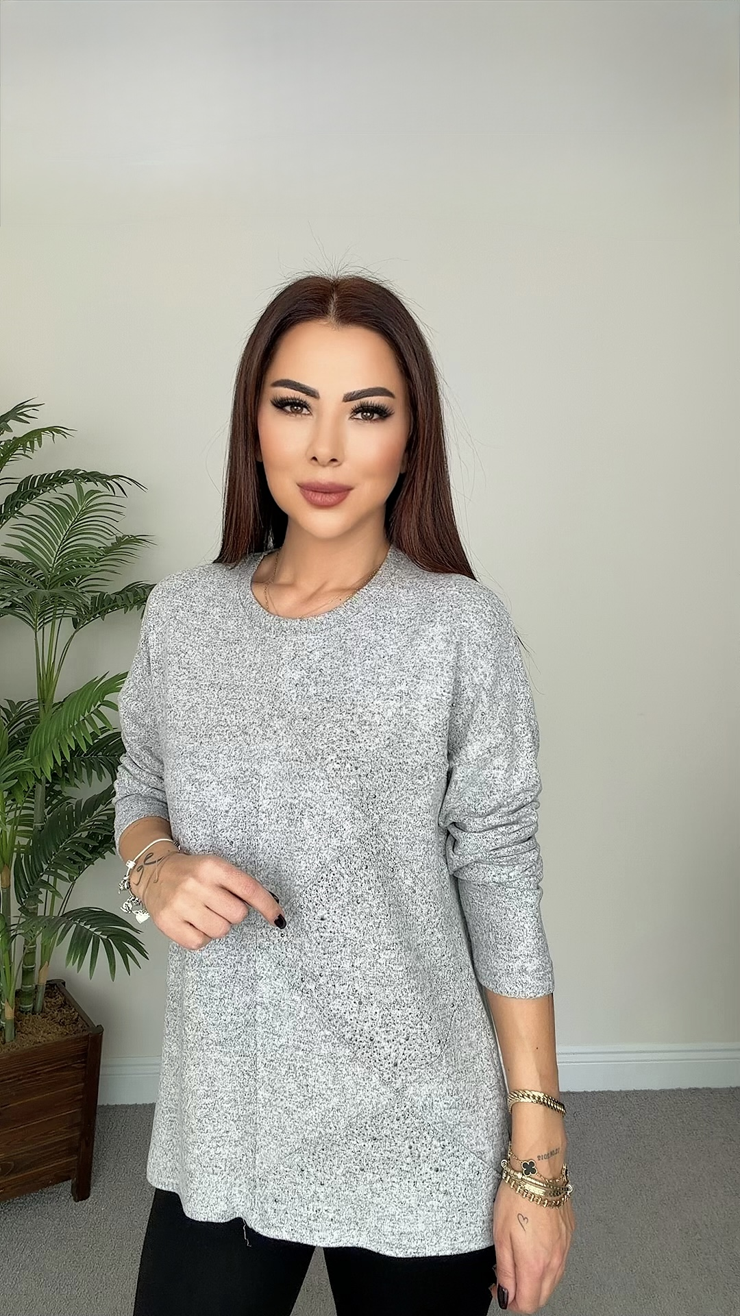 Anezka Kadın Taş Detaylı Gri Yumoş Bluz