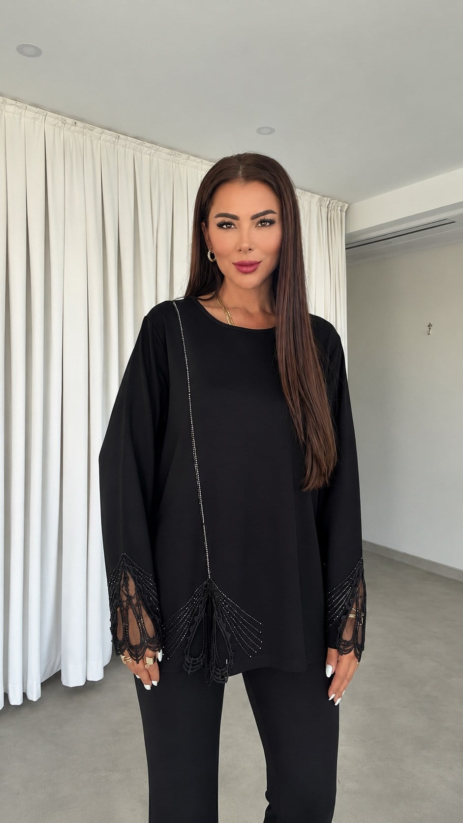 Batty Kadın Taş Detaylı Siyah Bluz