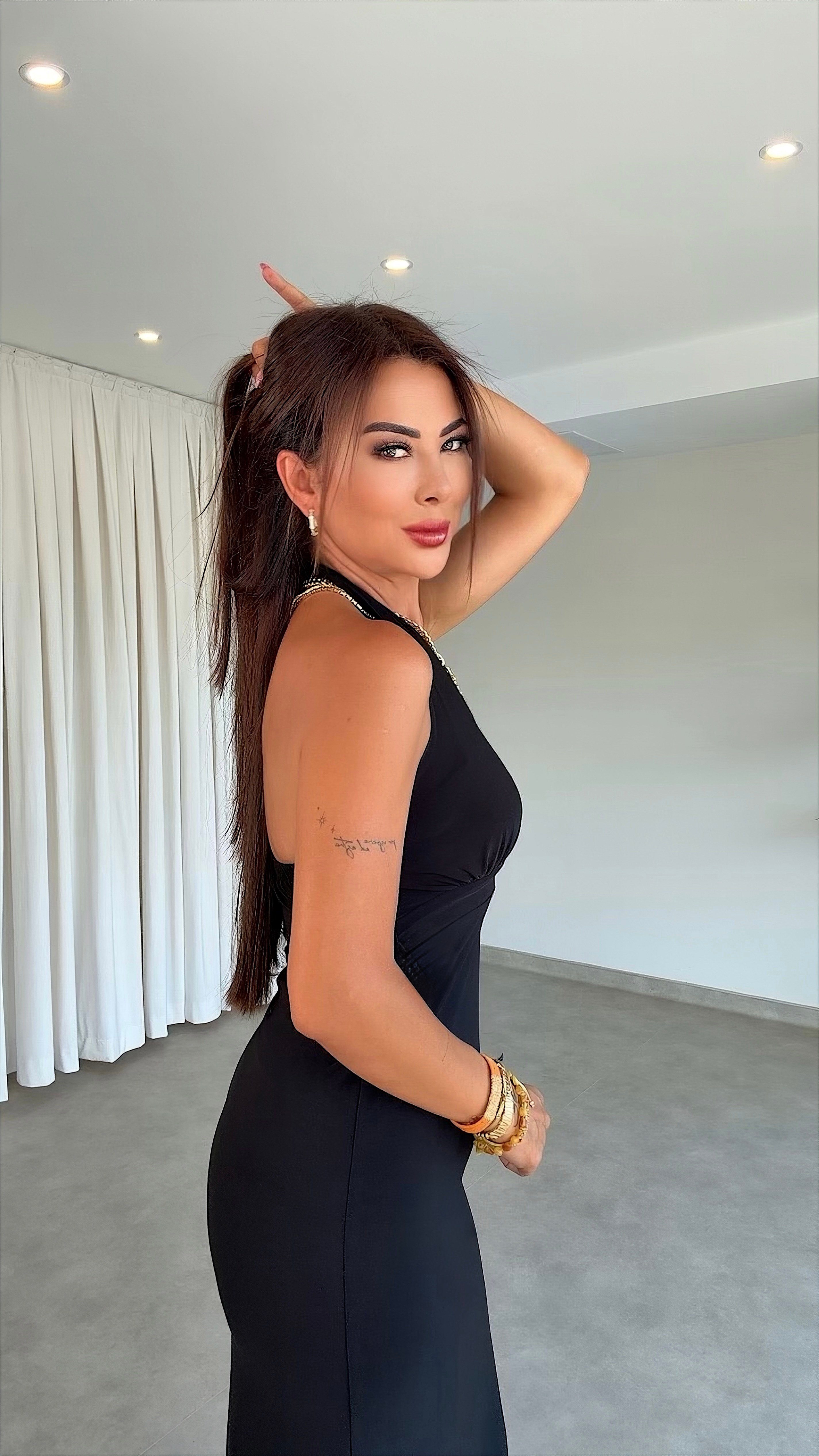 Beno Kadın Boyun Geçmeli Tokalı Siyah Elbise