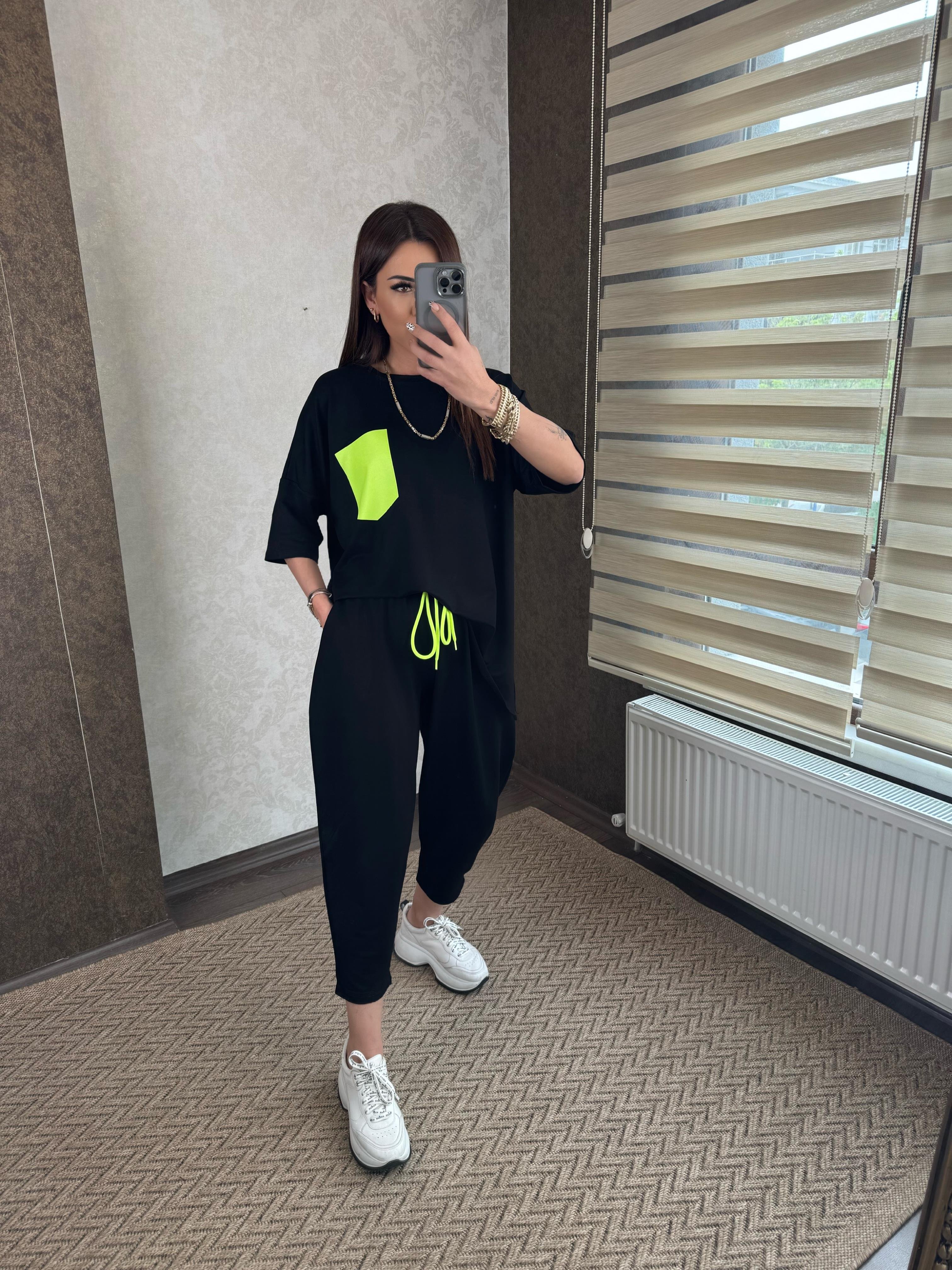 Cebra Kadın Neon Yeşil Cep Detaylı Takım