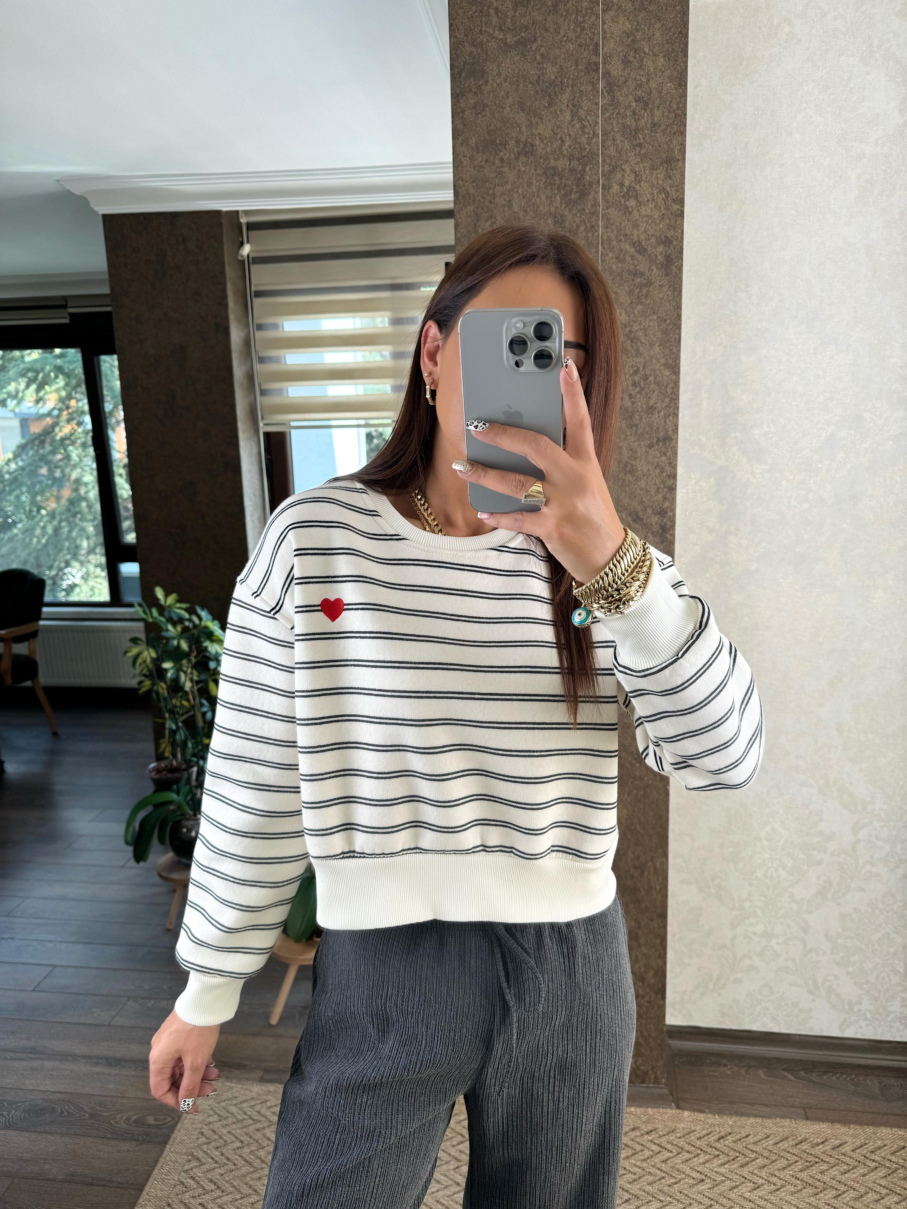 Çizgili-Kalp Detaylı Şardonlu Sweat