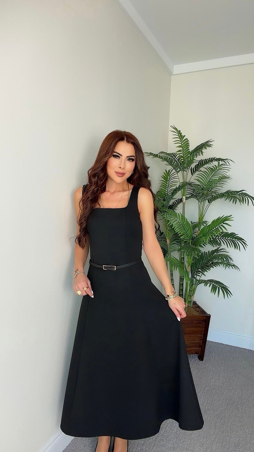 Elissa Kadın Kare Yaka Kemerli Maxi Boy Siyah Elbise