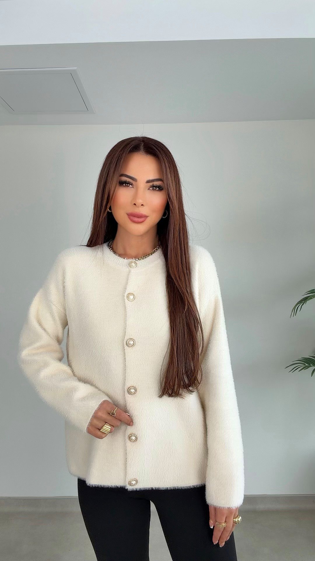 Fesmin İnci Düğme Detaylı Yumoş Kadın Bej Hırka
