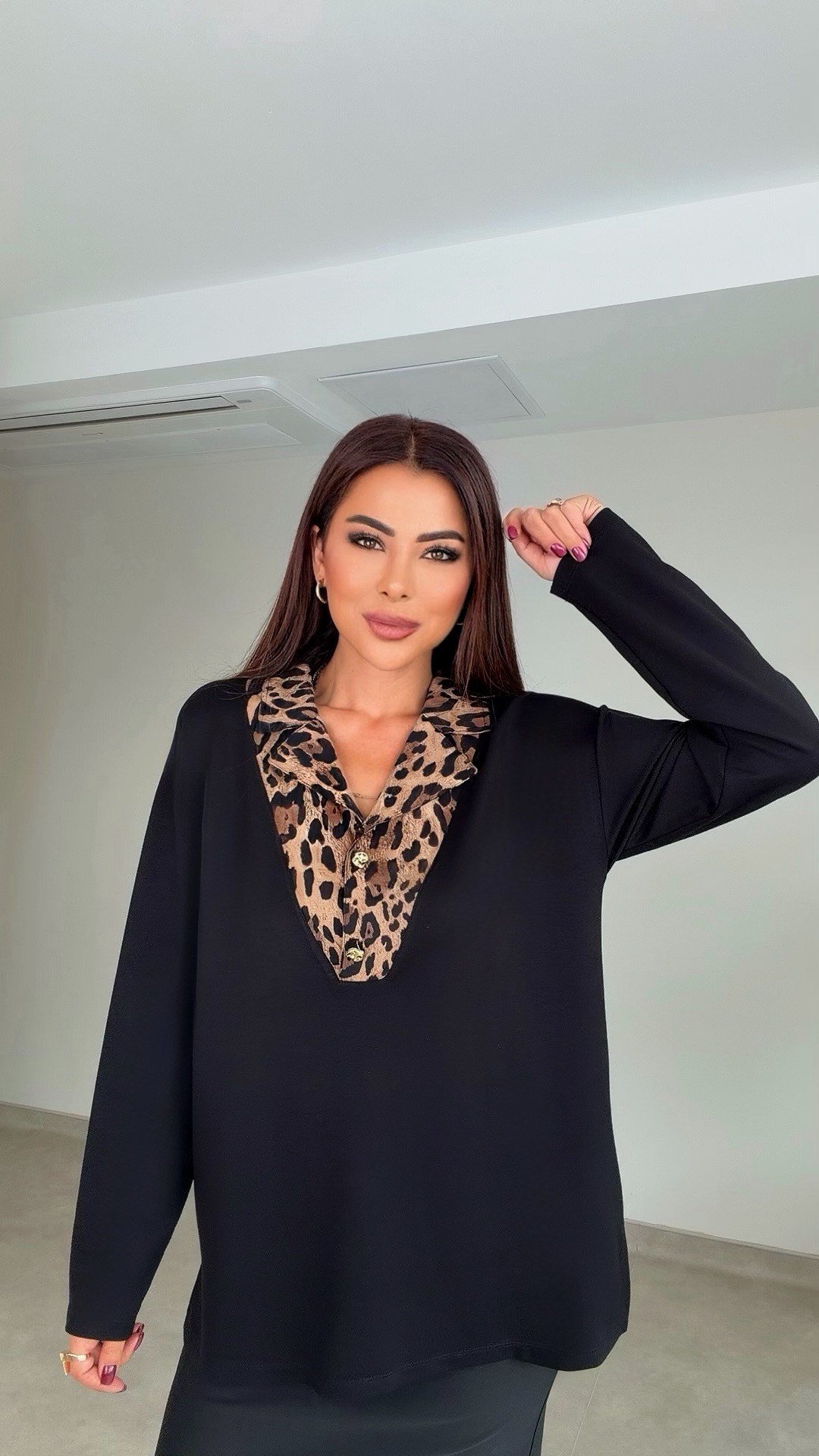 Gweny Yakası Leopar ve Gold Düğme Detaylı Kadın Bluz