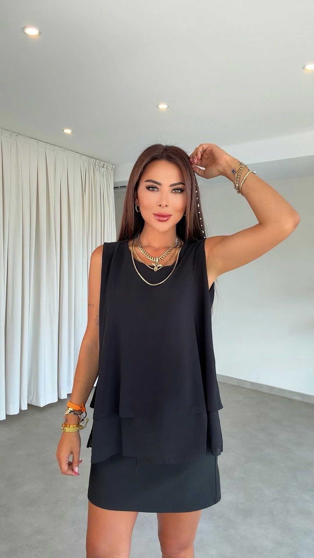 Hens Kadın Sıfır Yaka Şifon Detay Siyah Bluz