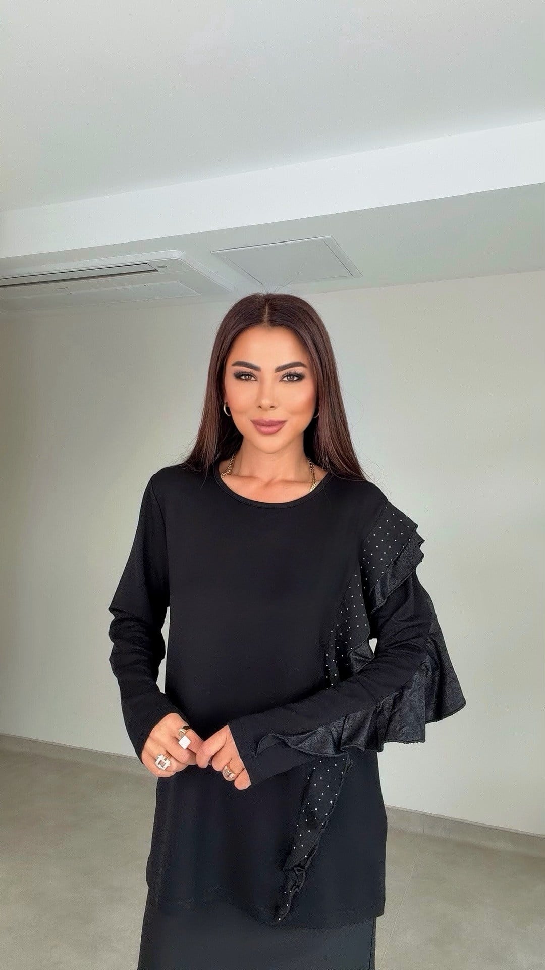 Leria Önü Taşlı Fırfır Detaylı Kadın Bluz