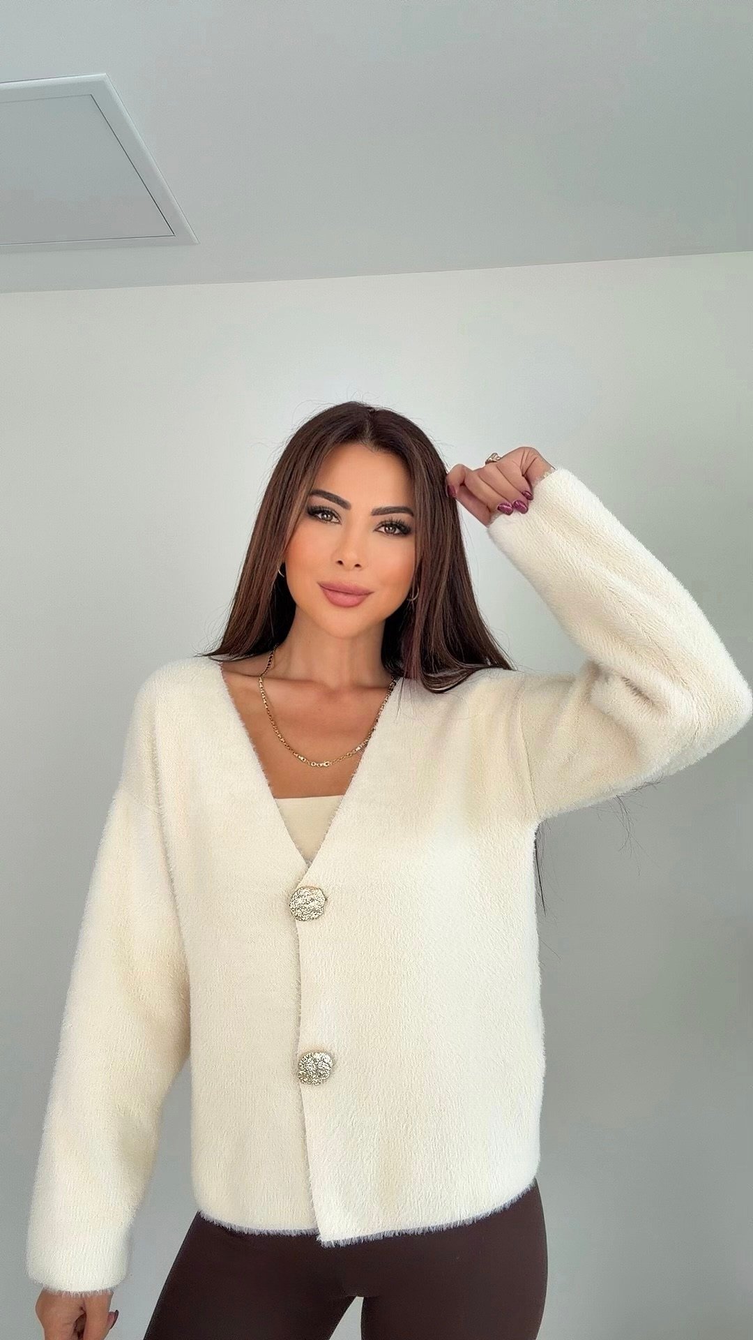 Lushi Düğmeli Yumoş Kadın Ekru Hırka