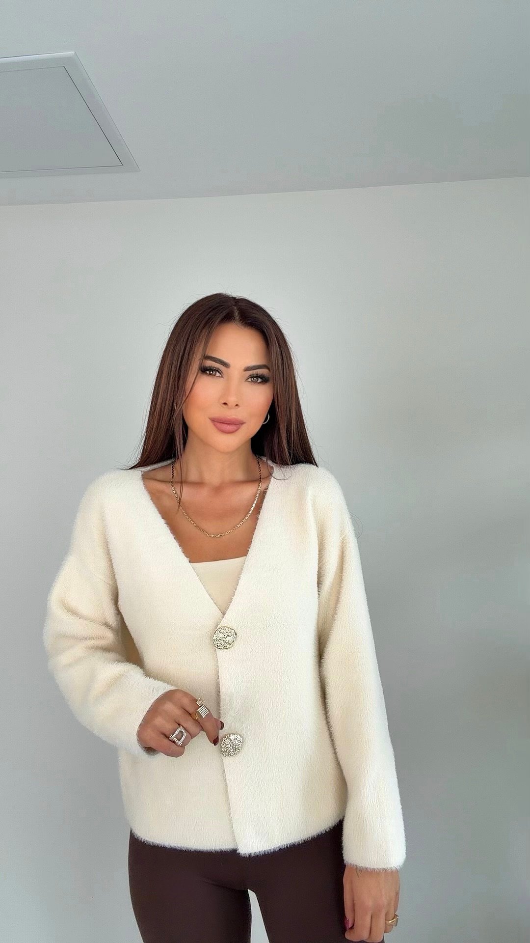 Lushi Düğmeli Yumoş Kadın Ekru Hırka