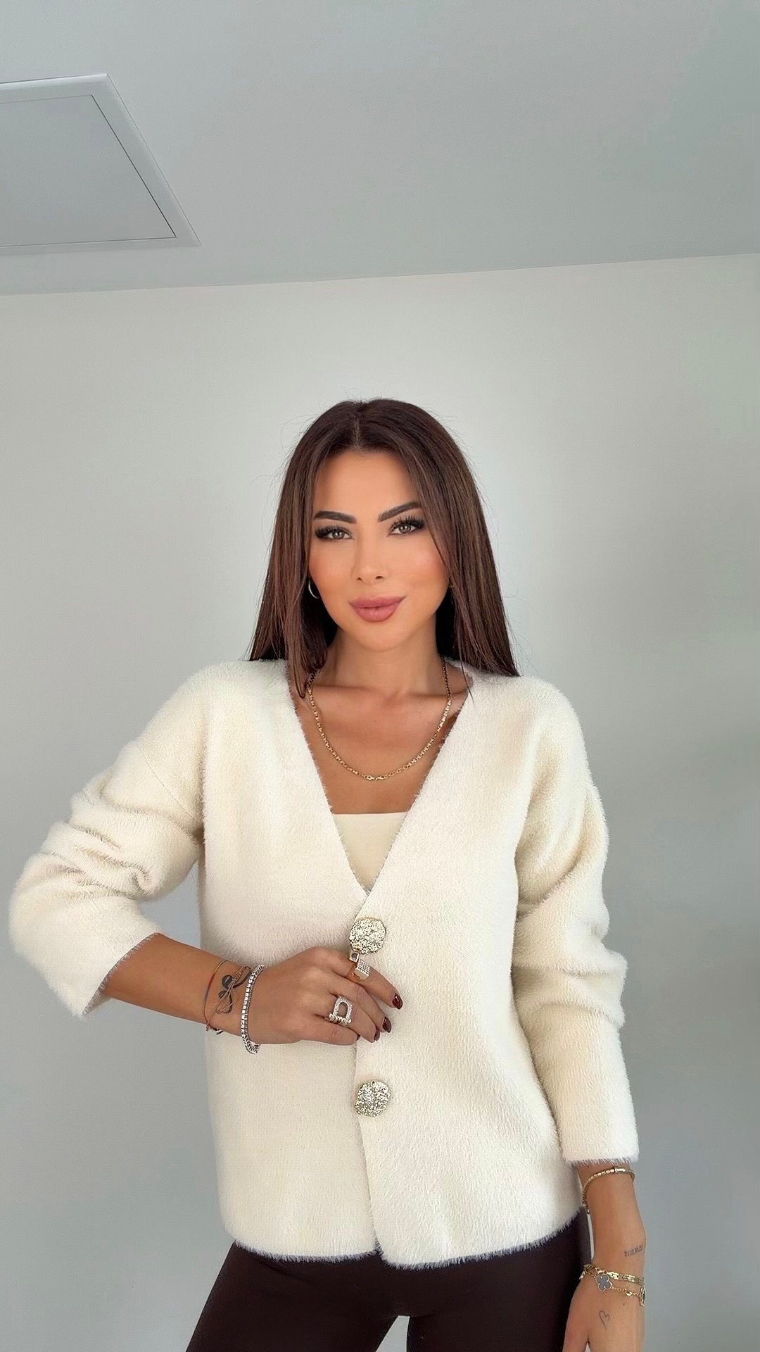 Lushi Düğmeli Yumoş Kadın Ekru Hırka