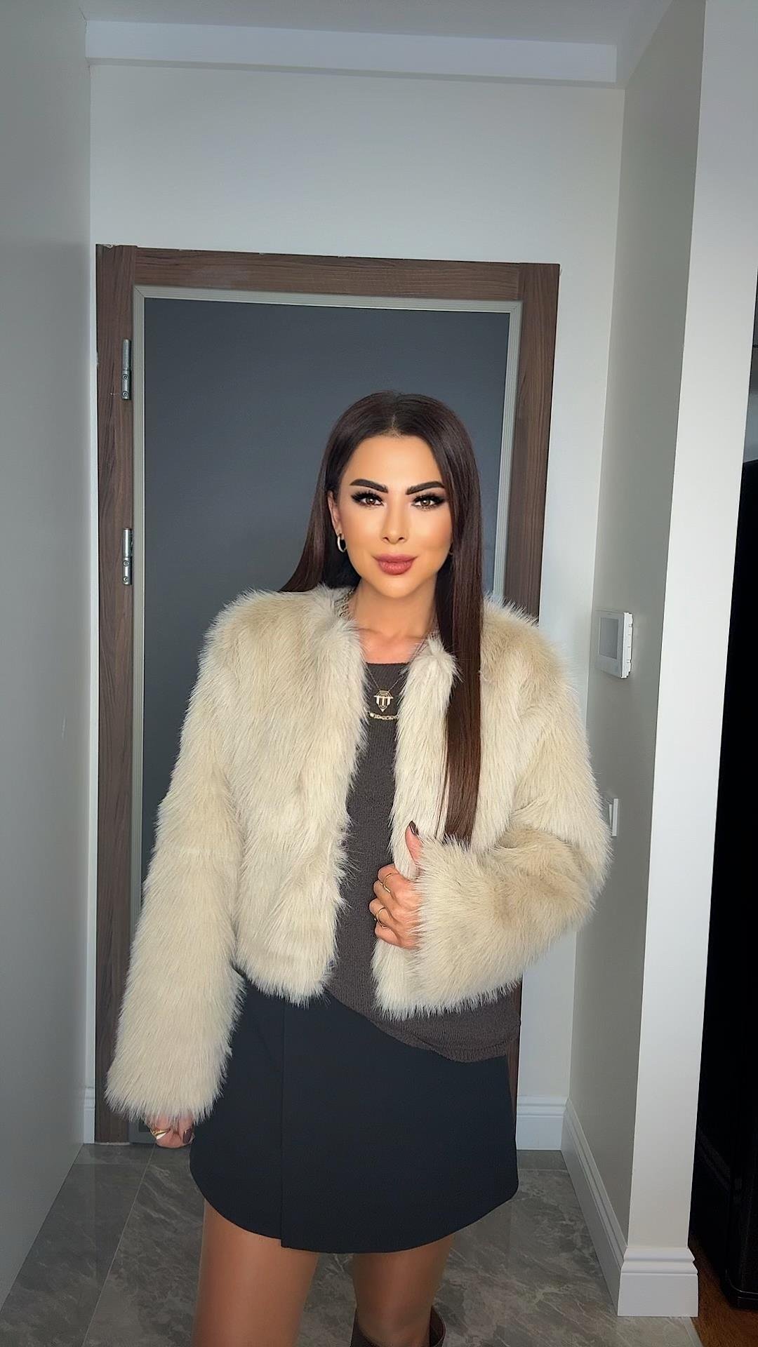 Mia Kadın Bej Suni Kısa Kürk