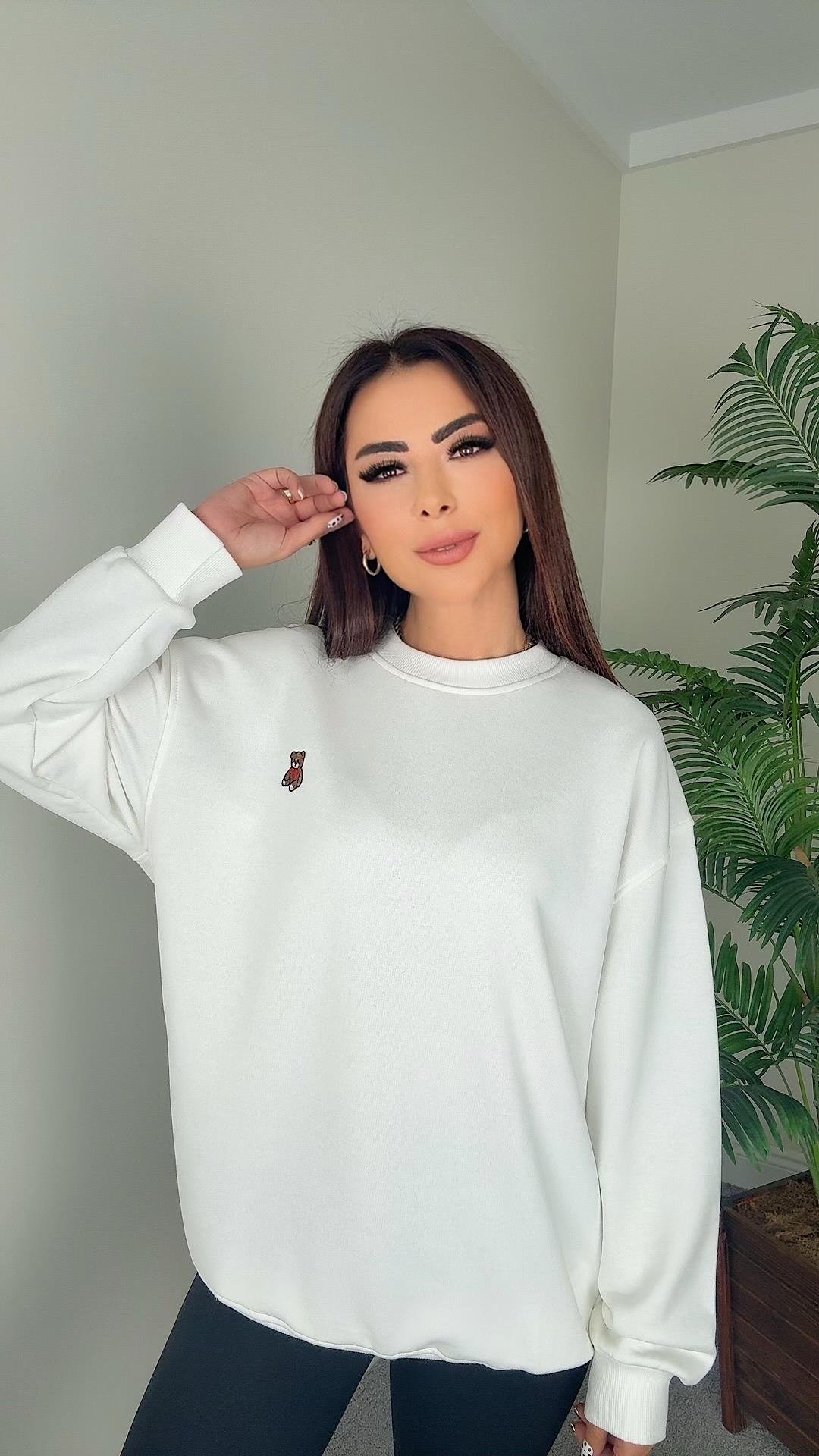 Page Kadın Mini Ayıcık İşlemeli Beyaz Sweat