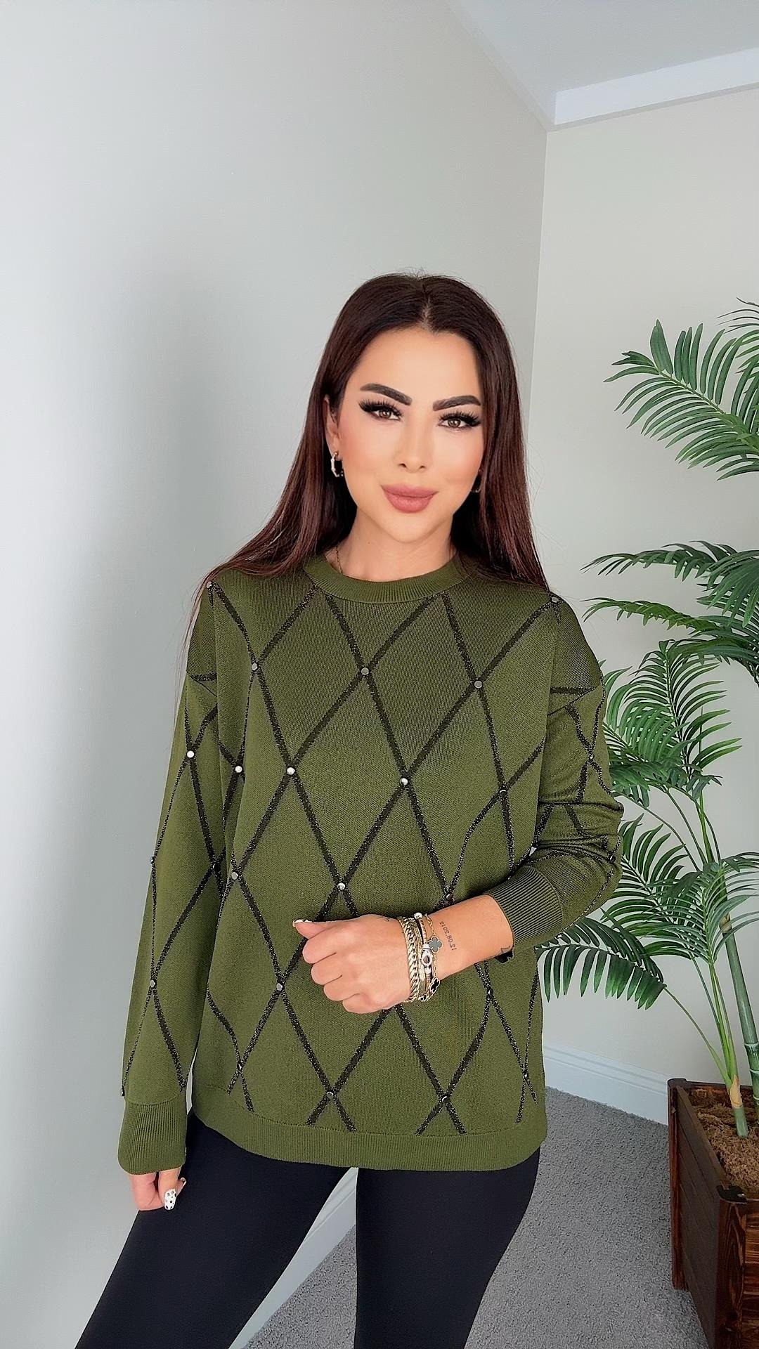 Penny Kadın Desenli ve Taş Detaylı Yeşil Triko