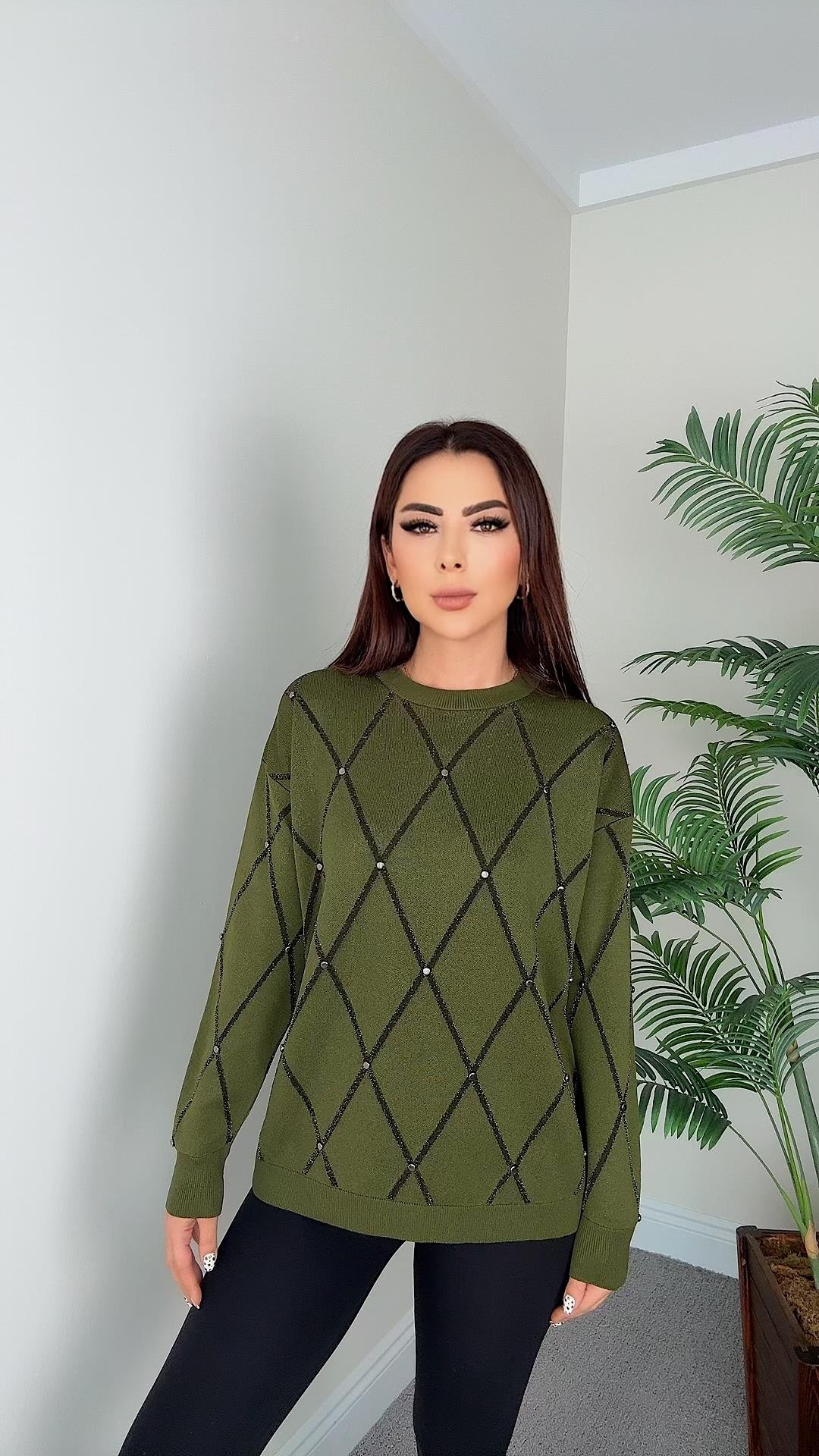 Penny Kadın Desenli ve Taş Detaylı Yeşil Triko
