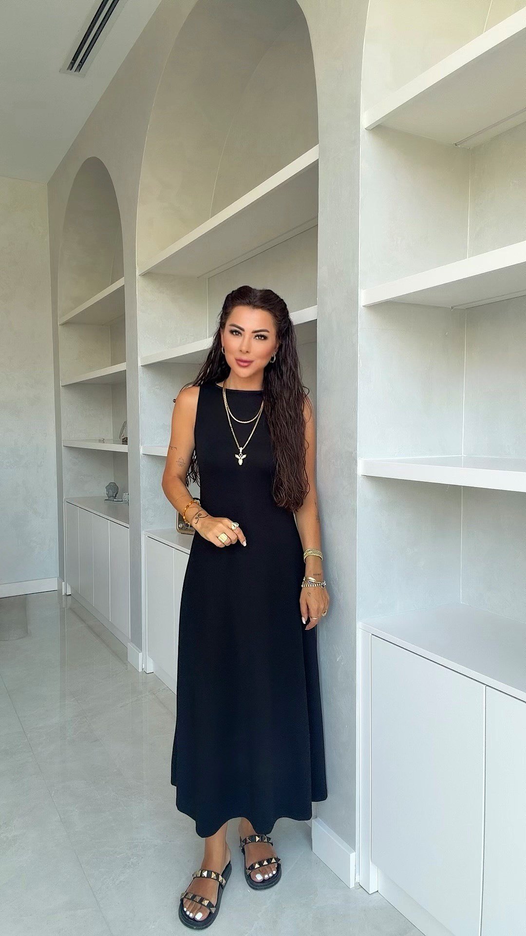 Shere Kadın Sırt Dantel Detaylı Siyah Elbise