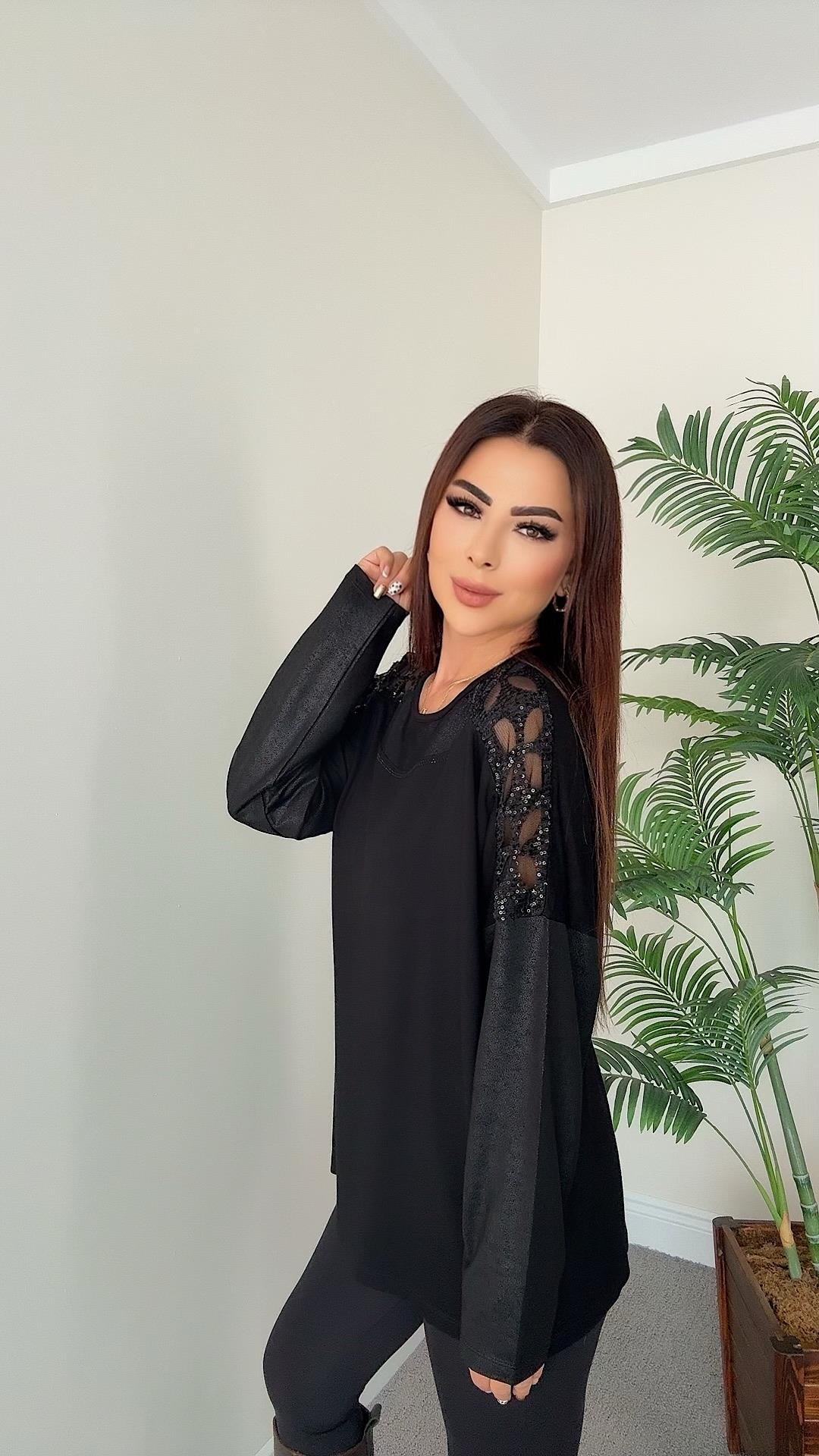 Steri Kadın Kol ve Omuz Detaylı Tasarım Siyah Bluz