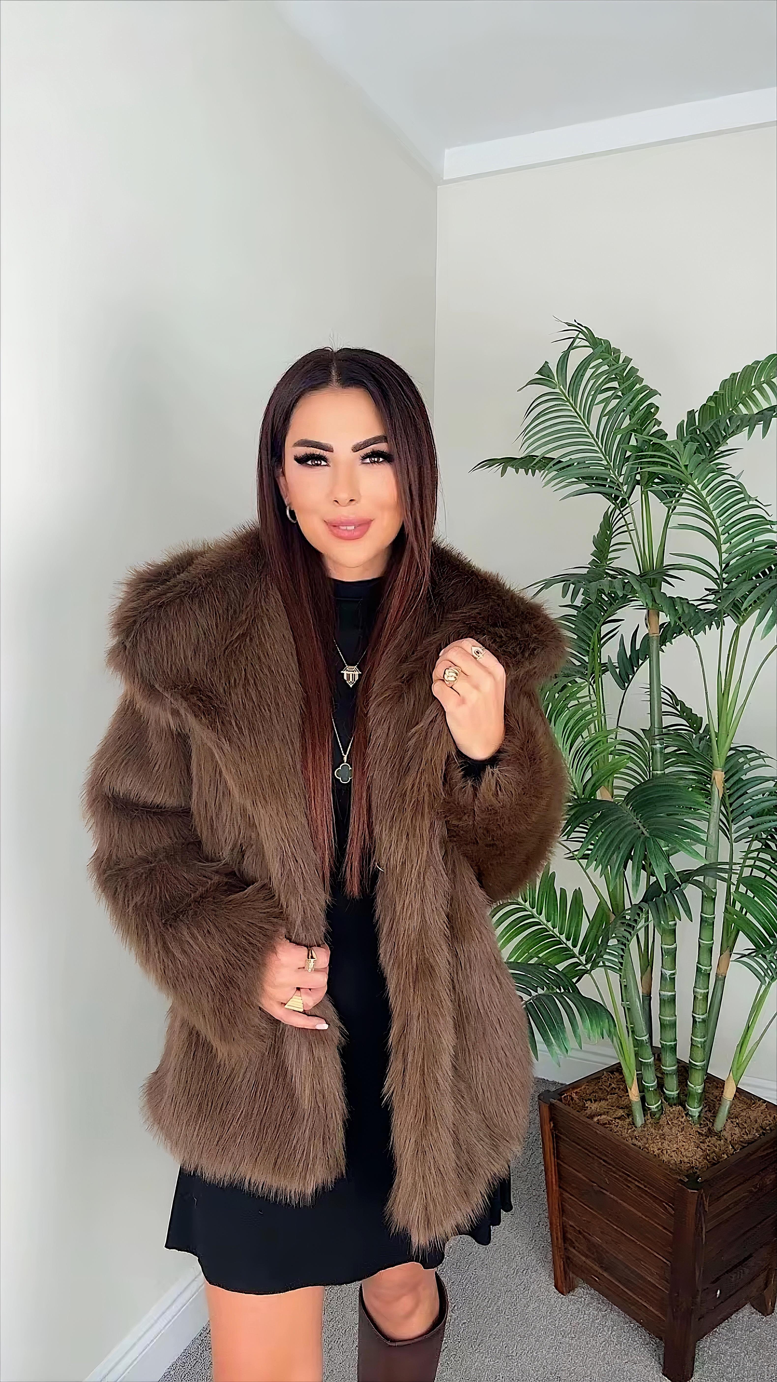 Veronica Kadın Geniş Yaka Acı Kahve Kürk