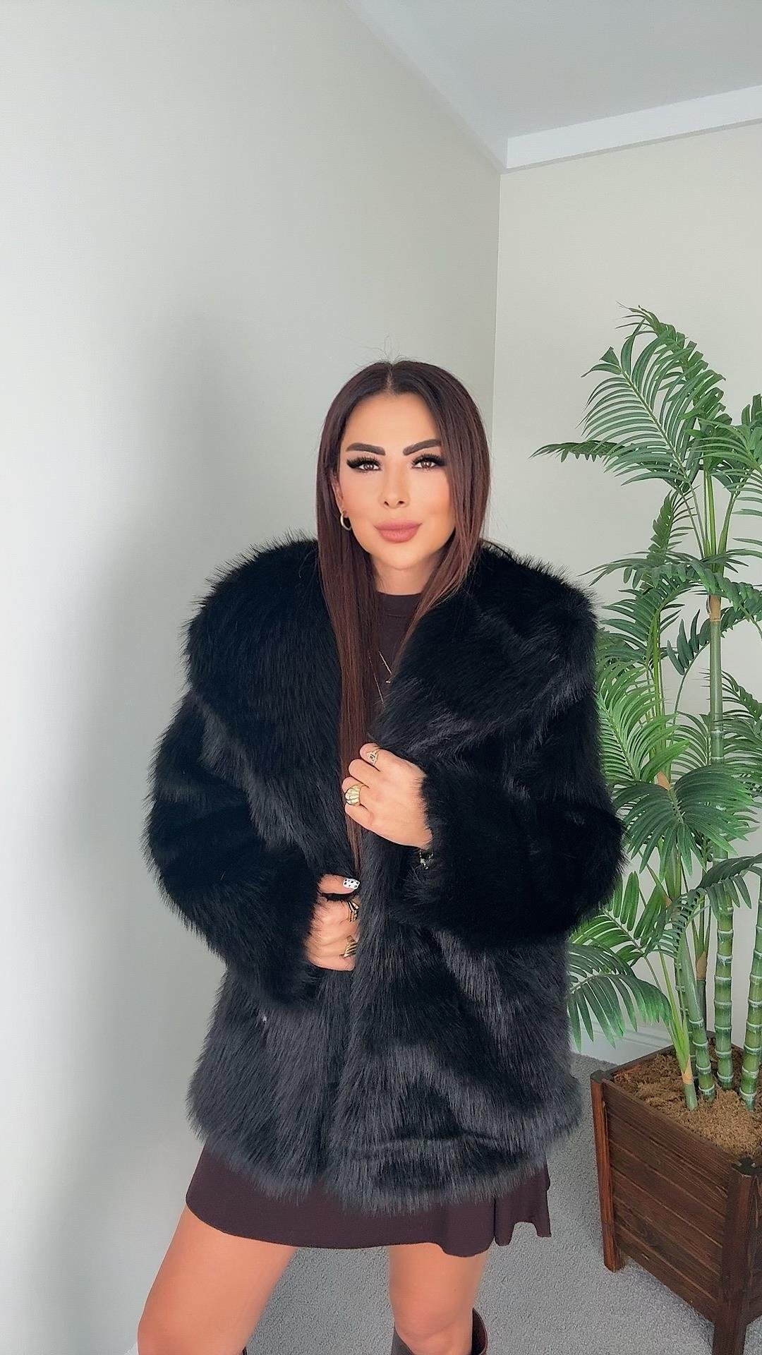 Veronica Kadın Geniş Yaka Siyah Kürk