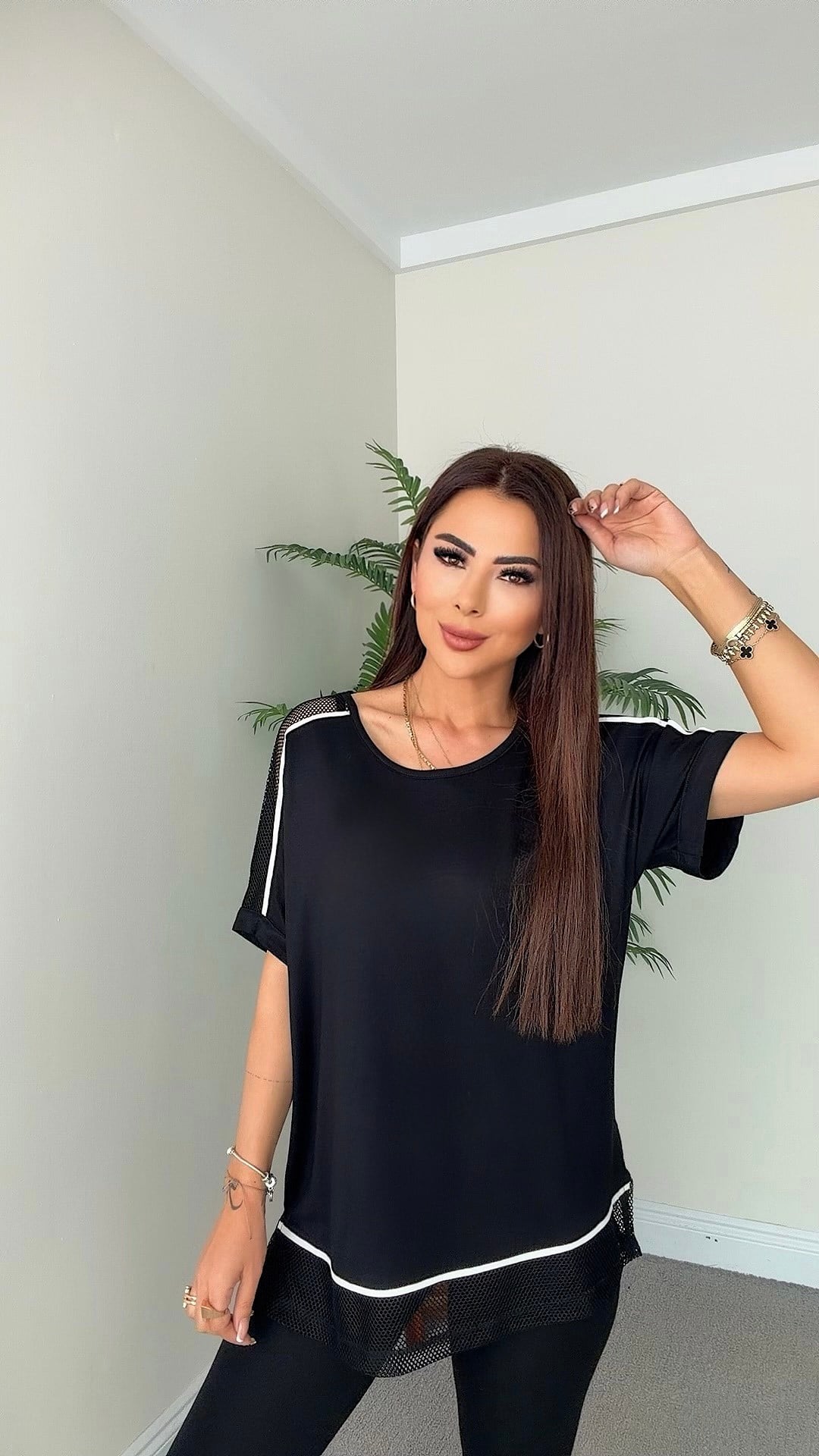 Wessa Kadın Biye ve File Geçişli Siyah Bluz