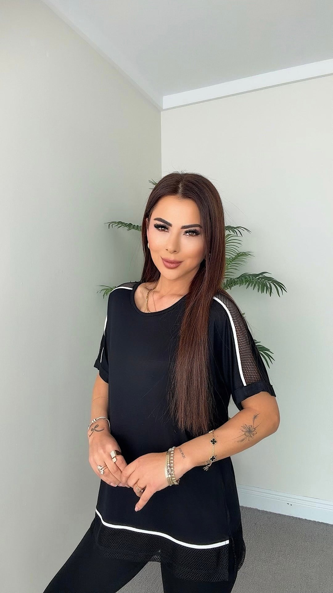 Wessa Kadın Biye ve File Geçişli Siyah Bluz