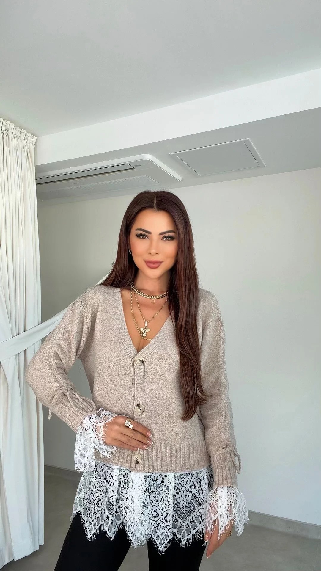Yanko Kadın Bej Etek Ucu Güpürlü Hırka