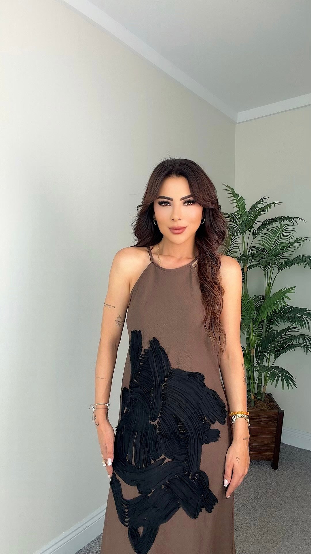 Zuni Kadın Halter Yaka Nakışlı Kahverengi Elbise