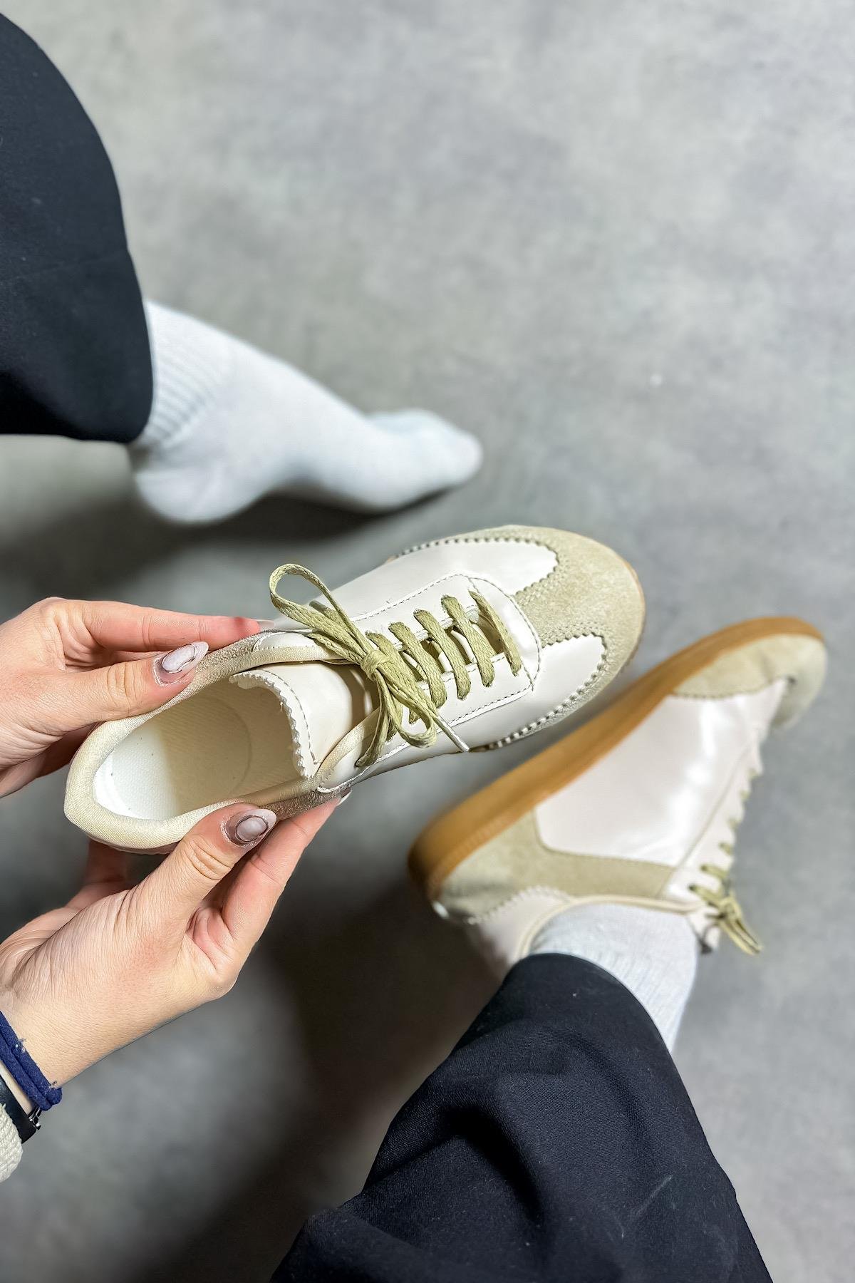 Araz Bej Cilt Süet Detaylı Kadın Sneakers