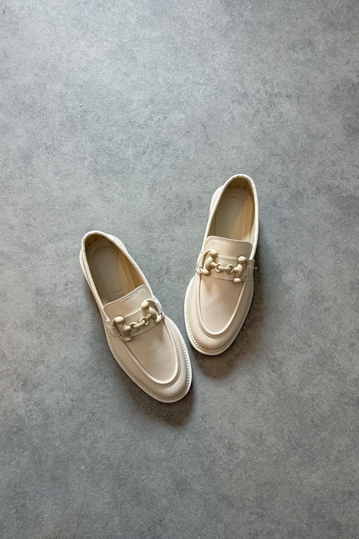 Charles Bej Cılt Tokalı Kadın Loafer Ayakkabı