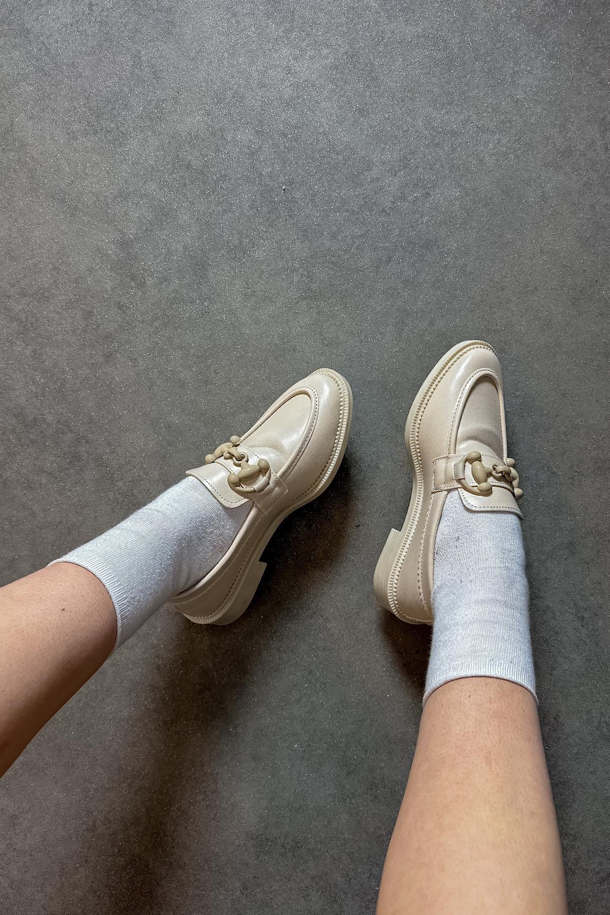 Charles Bej Cılt Tokalı Kadın Loafer Ayakkabı