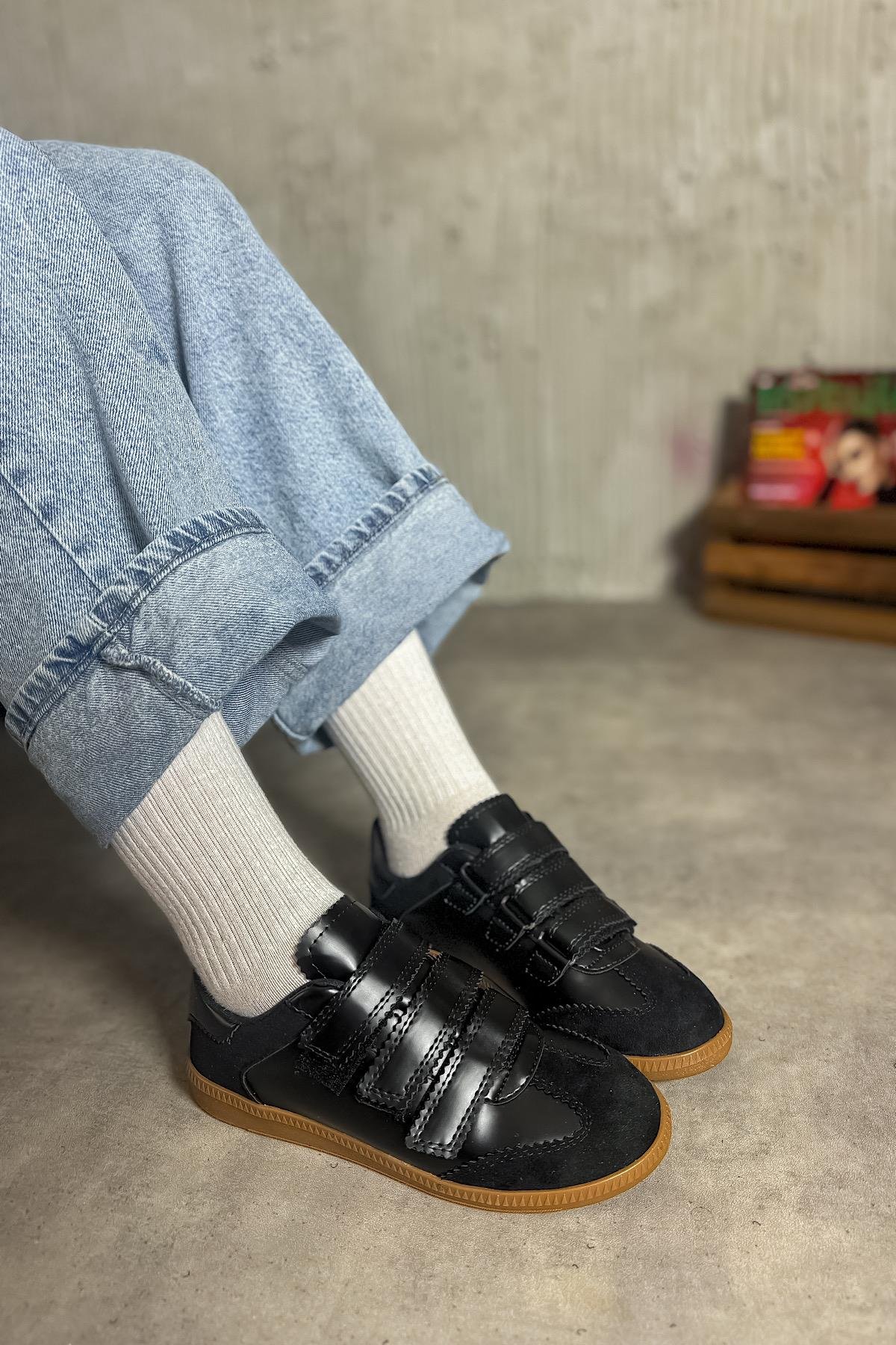 Cırry Siyah Cilt Süet Detaylı Cırtlı Kadın Sneakers