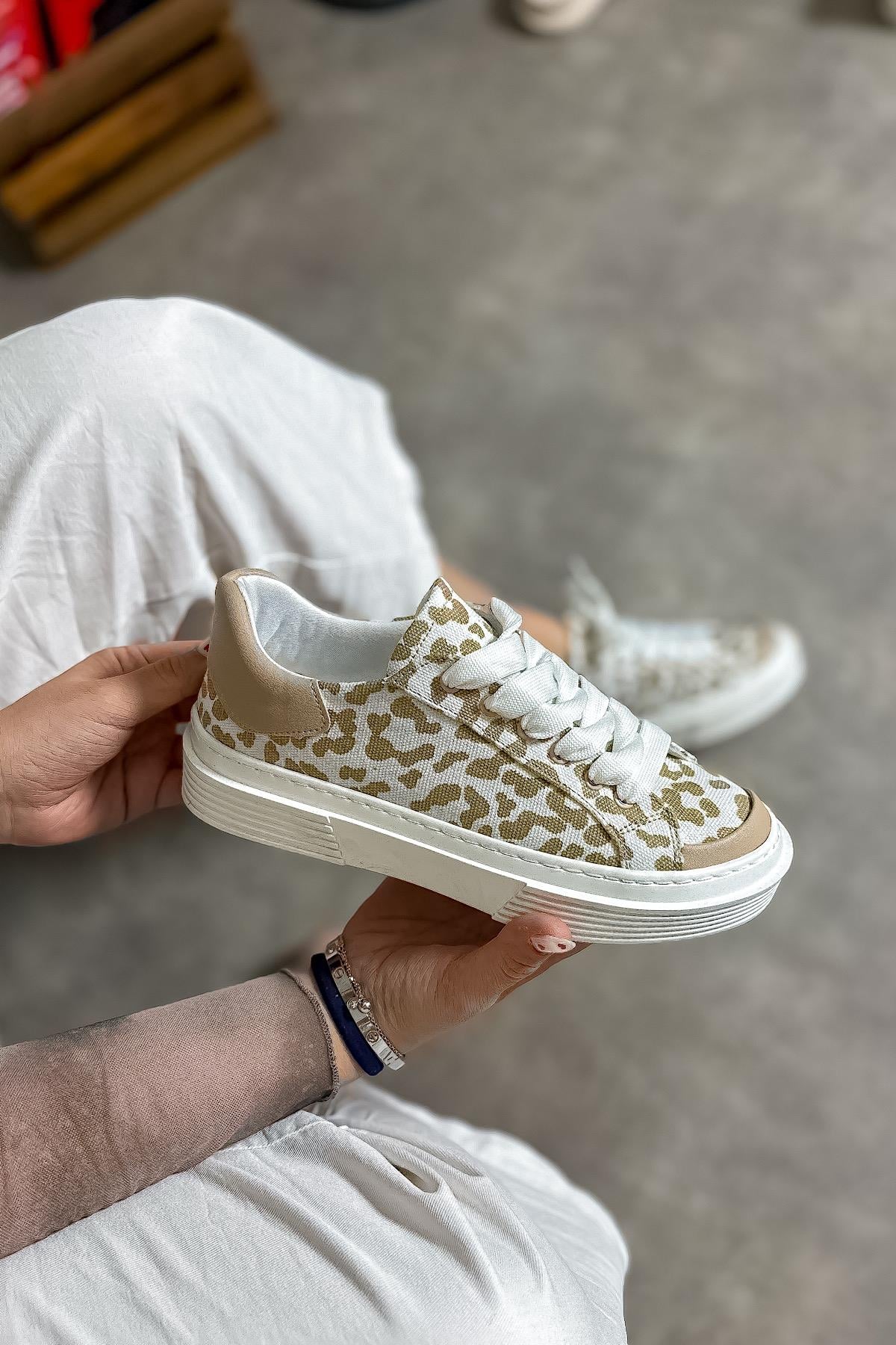 Liar Beyaz Leopar Desenli Kadın Sneakers