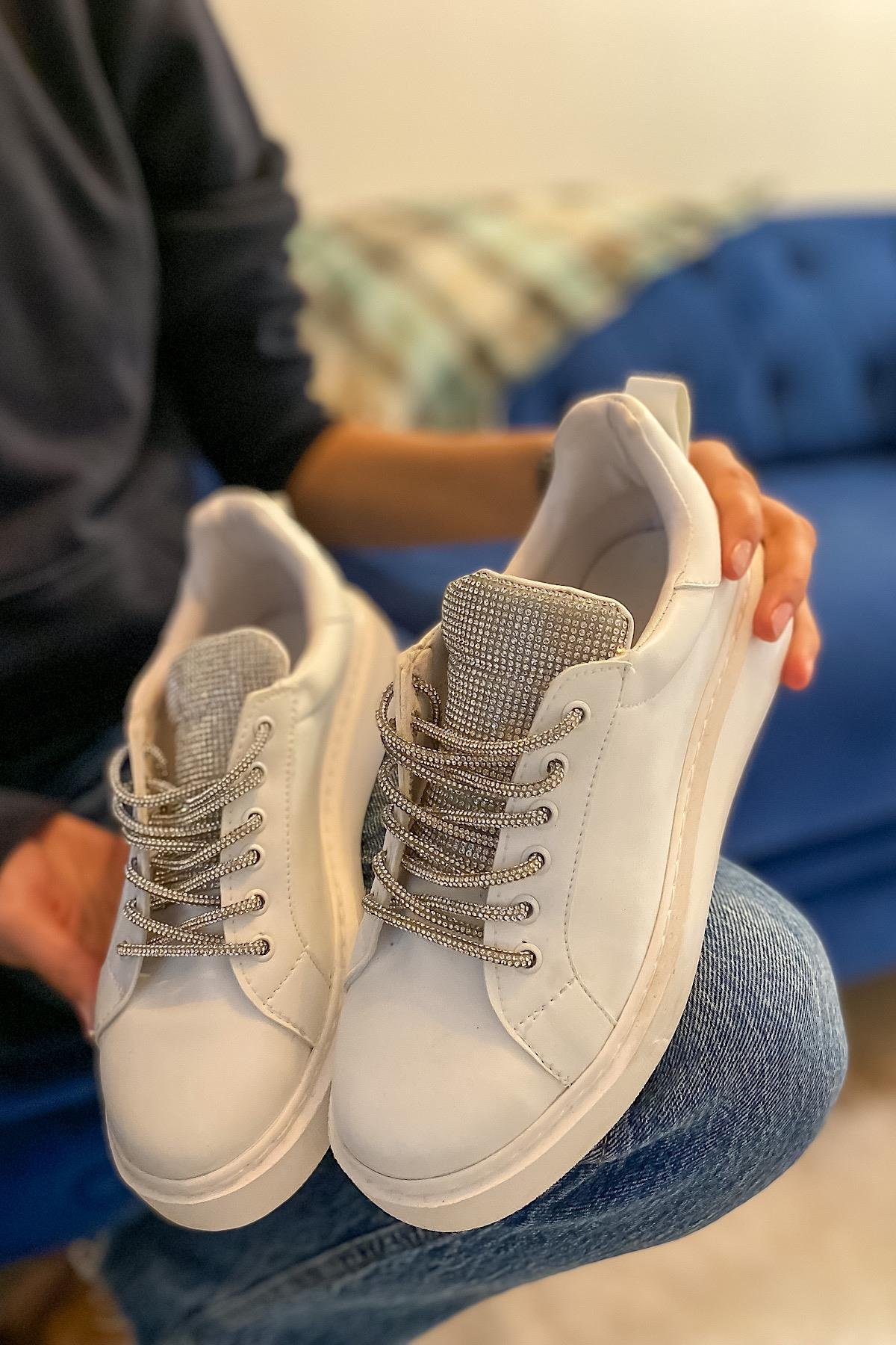 Pony Beyaz Taşlı Sneakers Kadın Ayakkabı