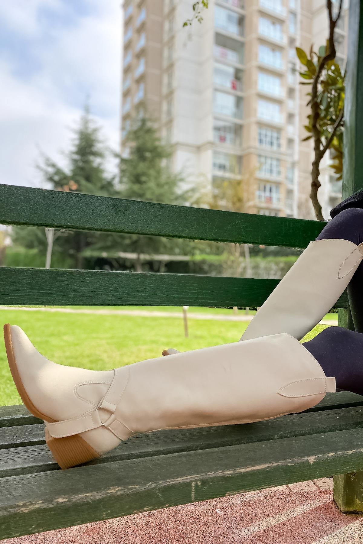 Ruffle Bej Tak Çıkar Detaylı Kadın Bot Ve Çizme