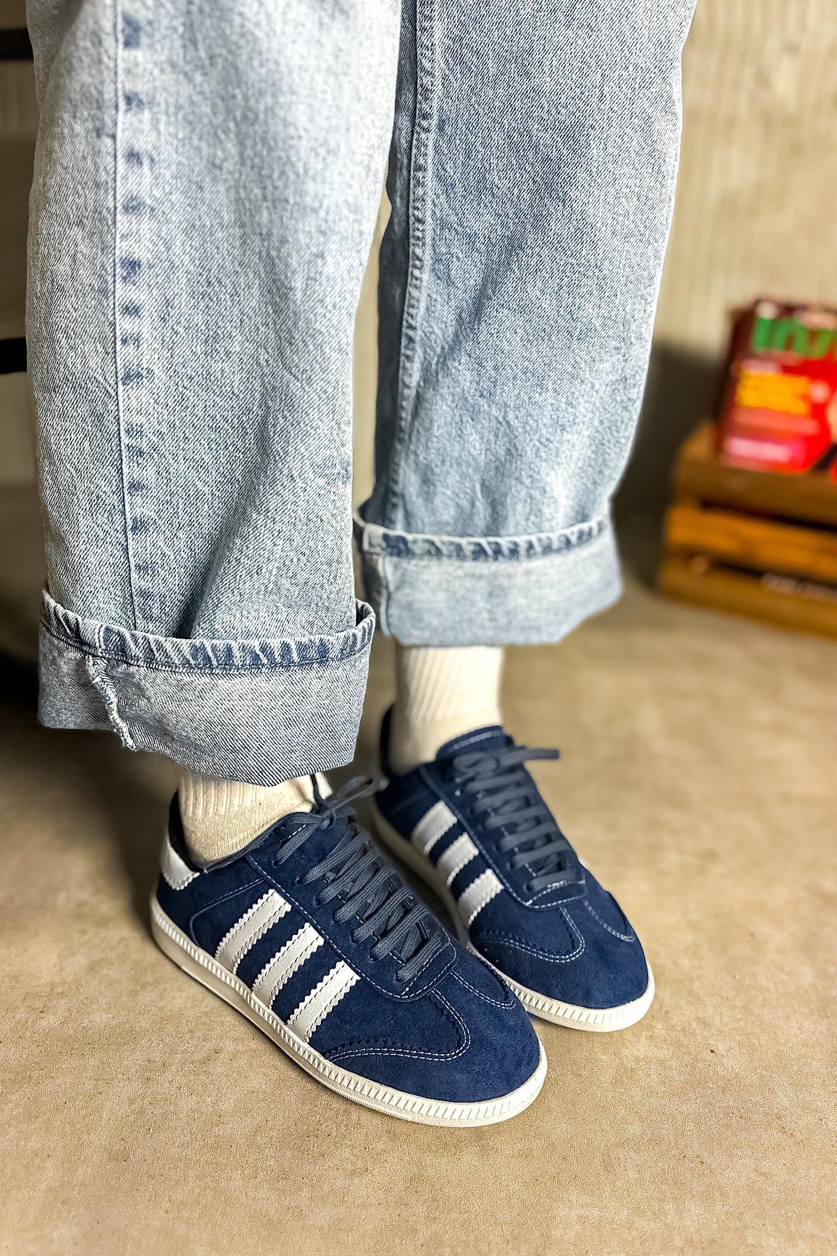 Snar Lacivert Üç Çizgili Süet Kadın Sneakers