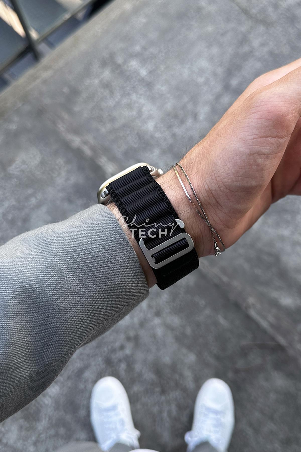 Apple Watch Uyumlu Alpine Loop Kordon Siyah - ShinyTECH