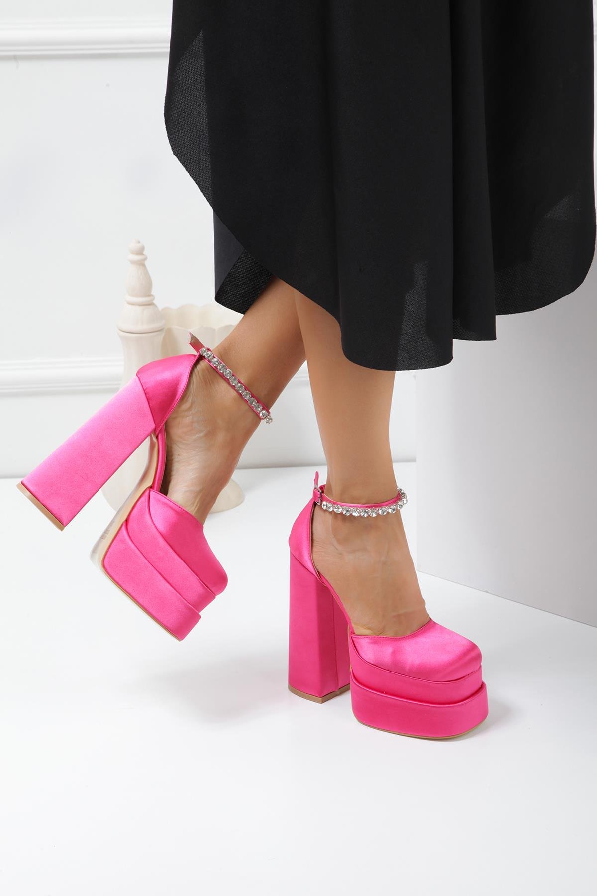 Celinda Fuşya Kalın Taban Detaylı Topuklu Ayakkabı