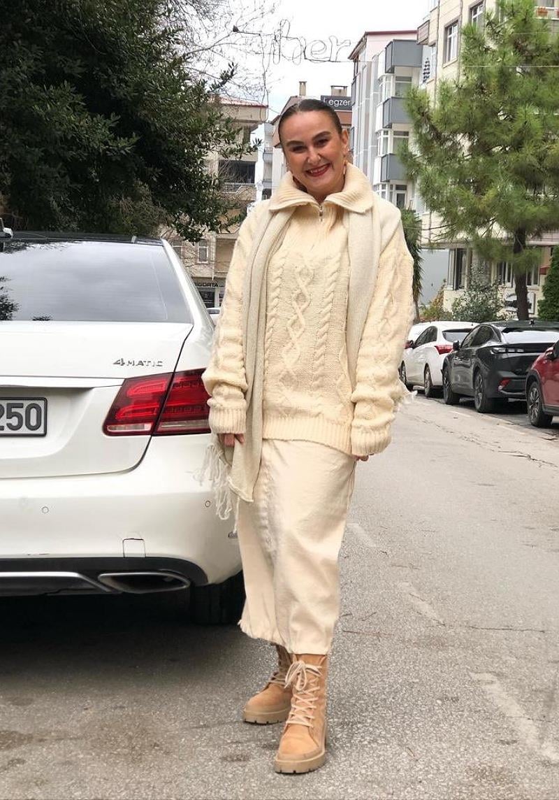 Bukle Örgülü Yaka Fermuarlı Kazak