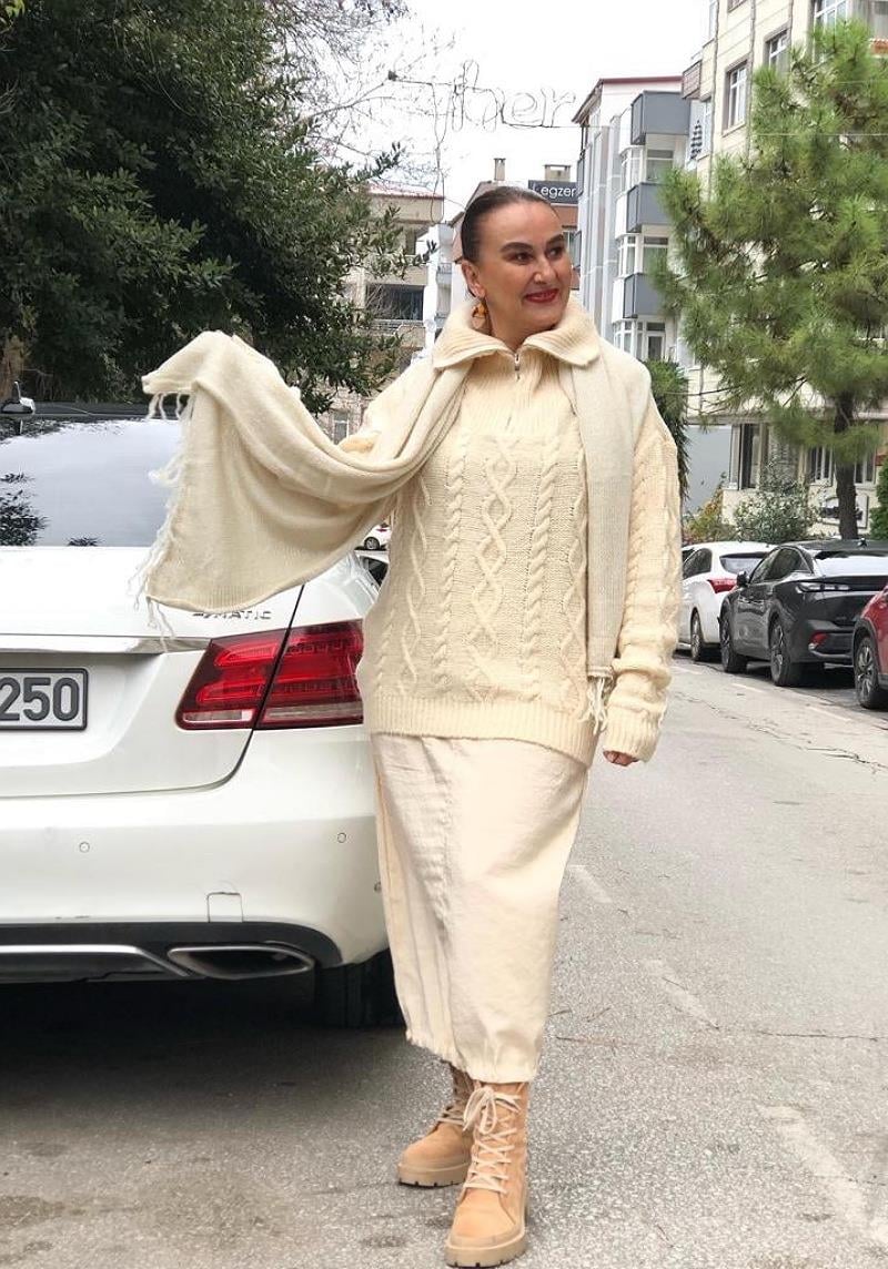 Bukle Örgülü Yaka Fermuarlı Kazak