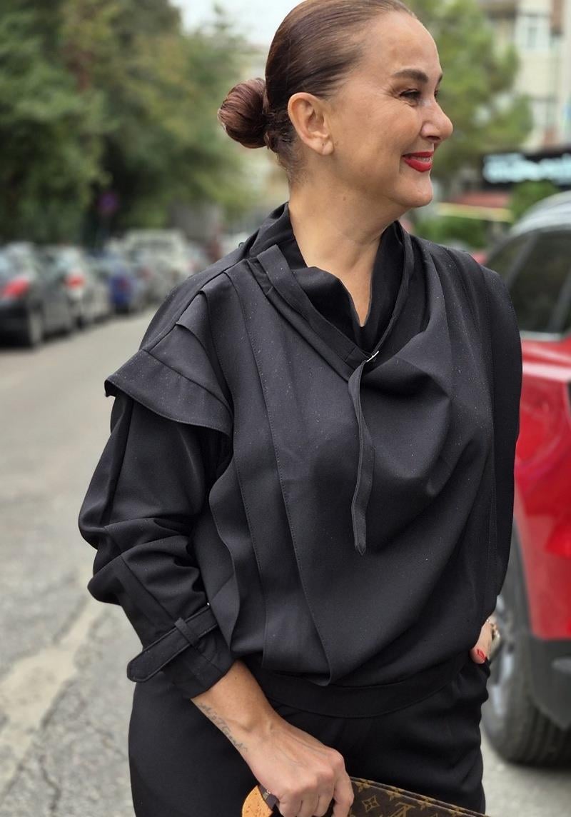 Siyah Pliseli Tasarım Takım 