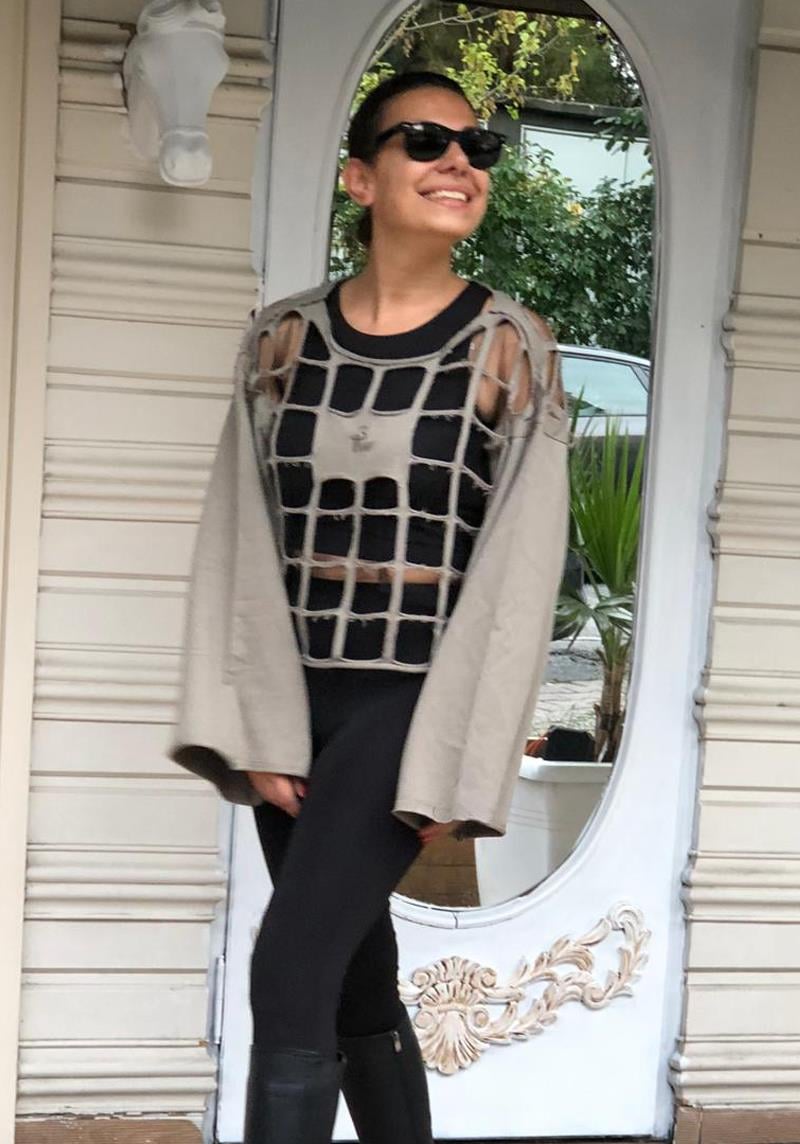 Tül Detaylı Kısa Tasarım Sweat