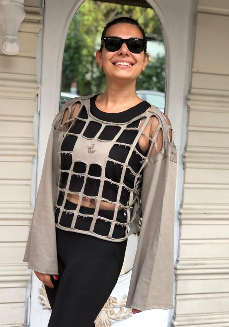 Tül Detaylı Kısa Tasarım Sweat