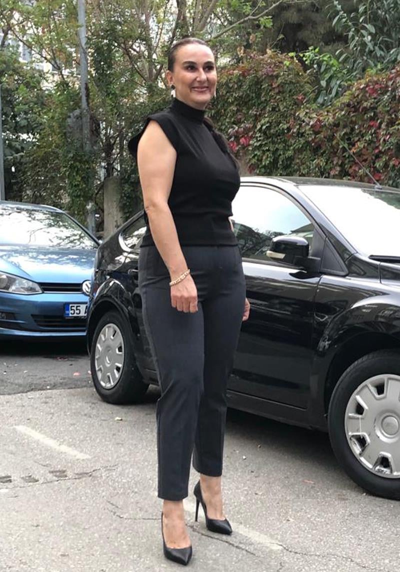 Yüksek Bel Toparlayıcı Ful Likralı Boru Paça Siyah Kumaş Pantolon